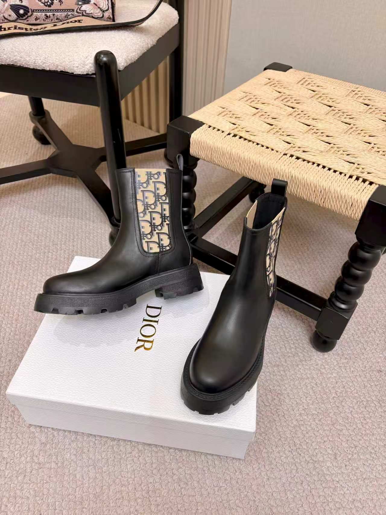 Dior 2026 Explorer Chelsea Boots Calfskin 939009