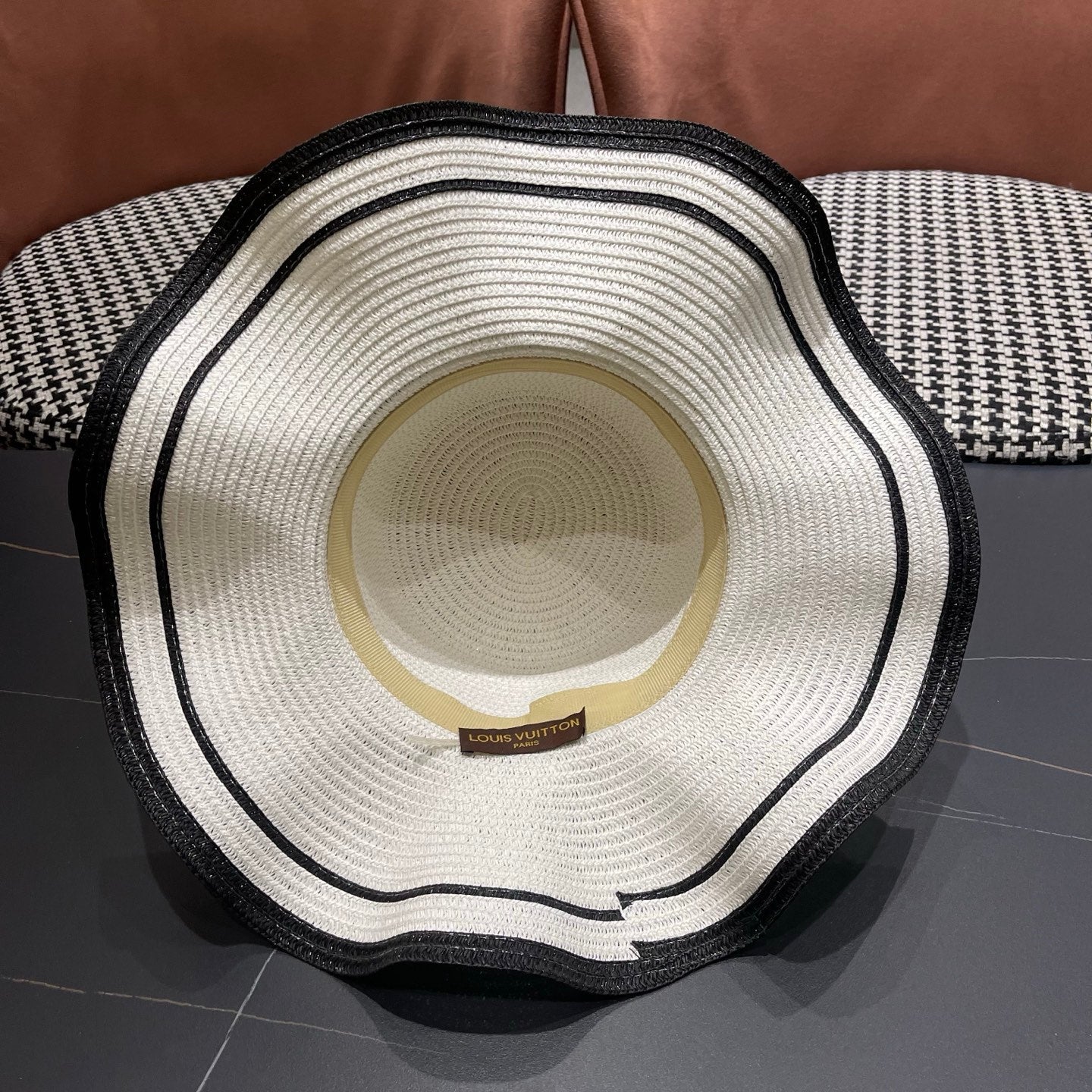Chanel Wide-brimmed Straw Hat 214482