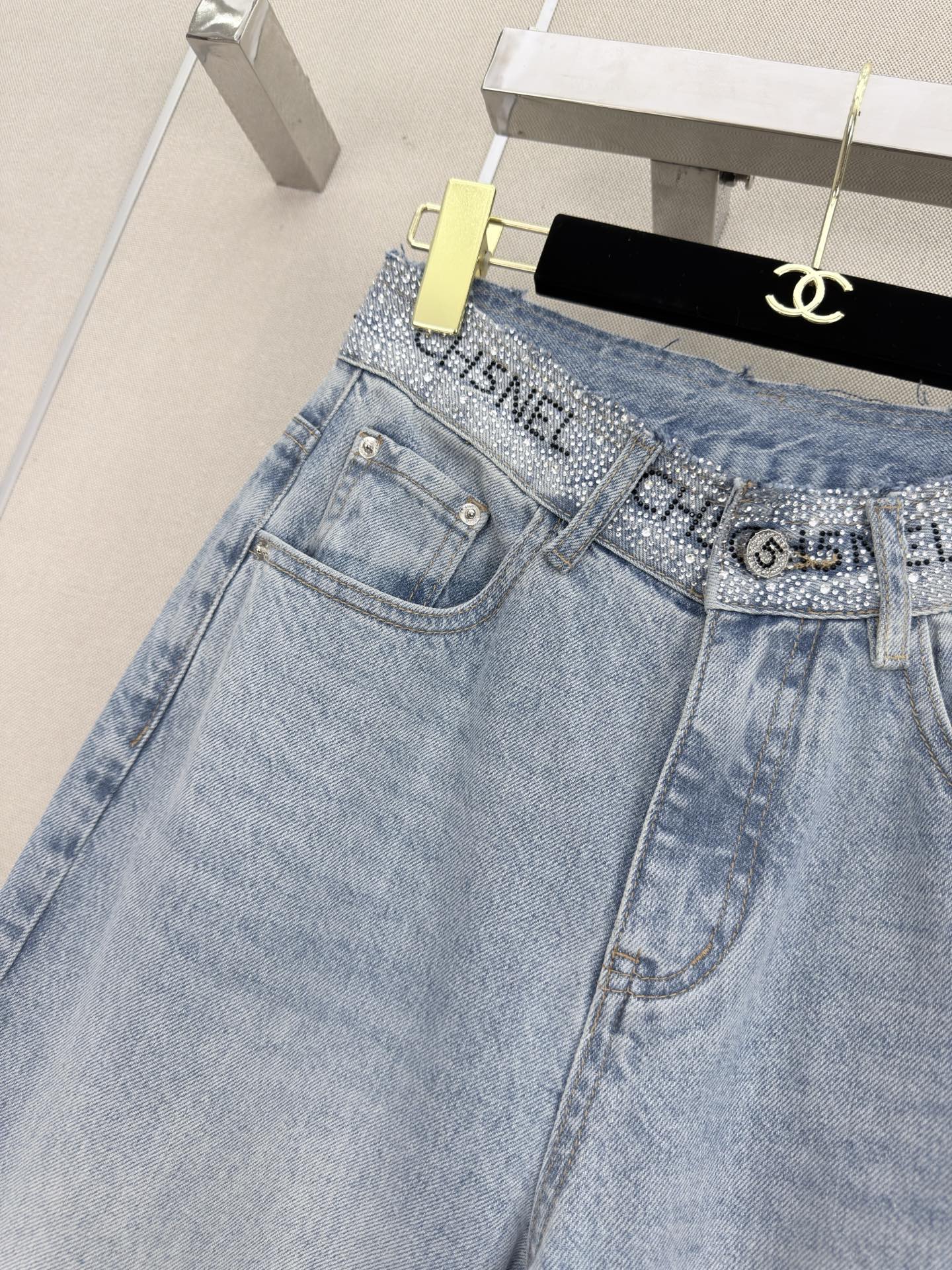 Chanel 2026 Wide-leg Pants With Rhinestone Waist Blue Cotton 371501
