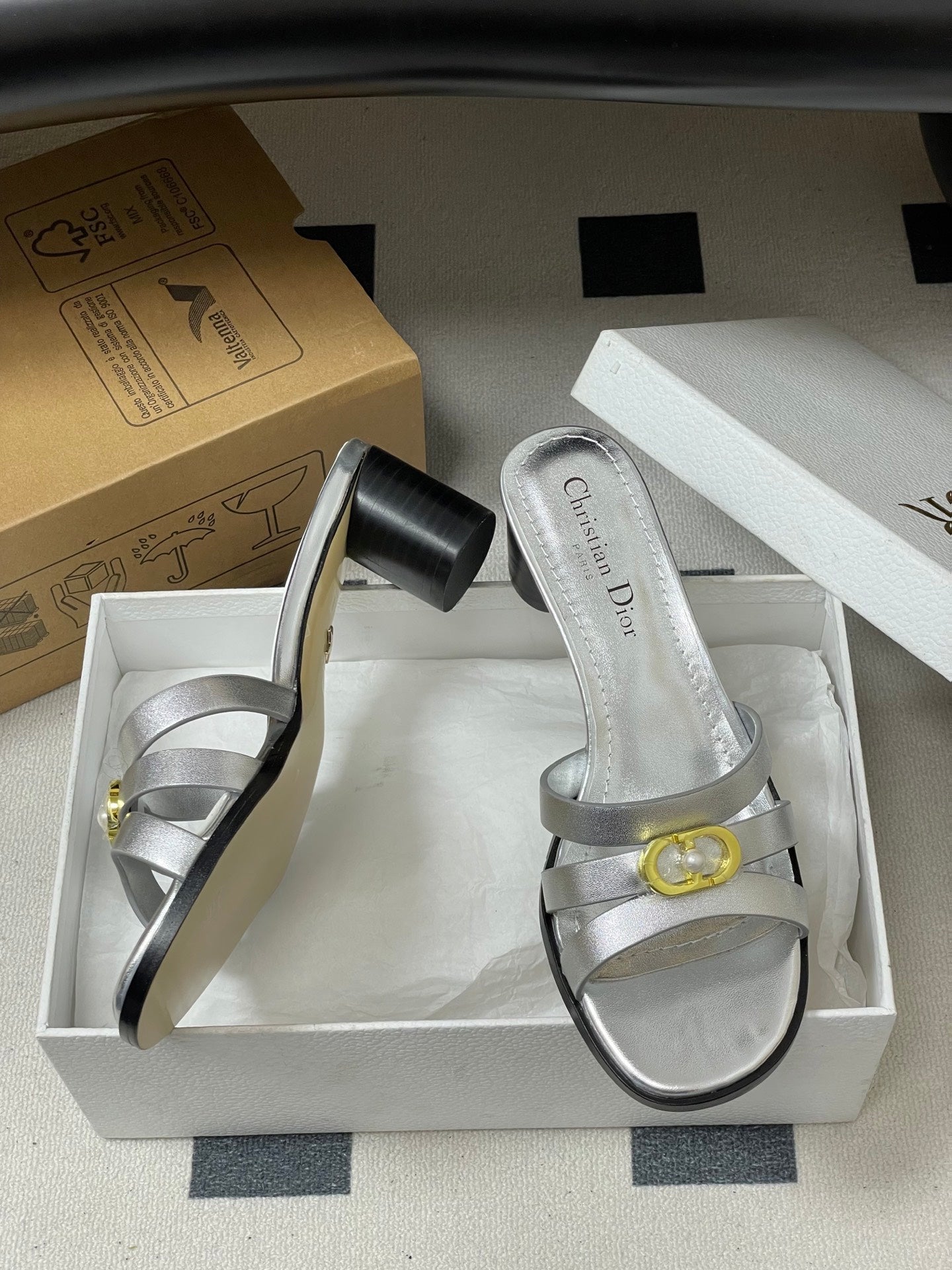 CD 26 Chunky Heel Sandals 50 Metallic Silver Leather 593520