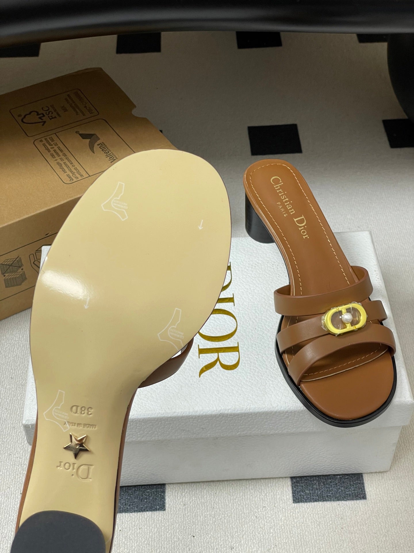 CD 26 Chunky Heel Sandals 50 Tan Leather 593523