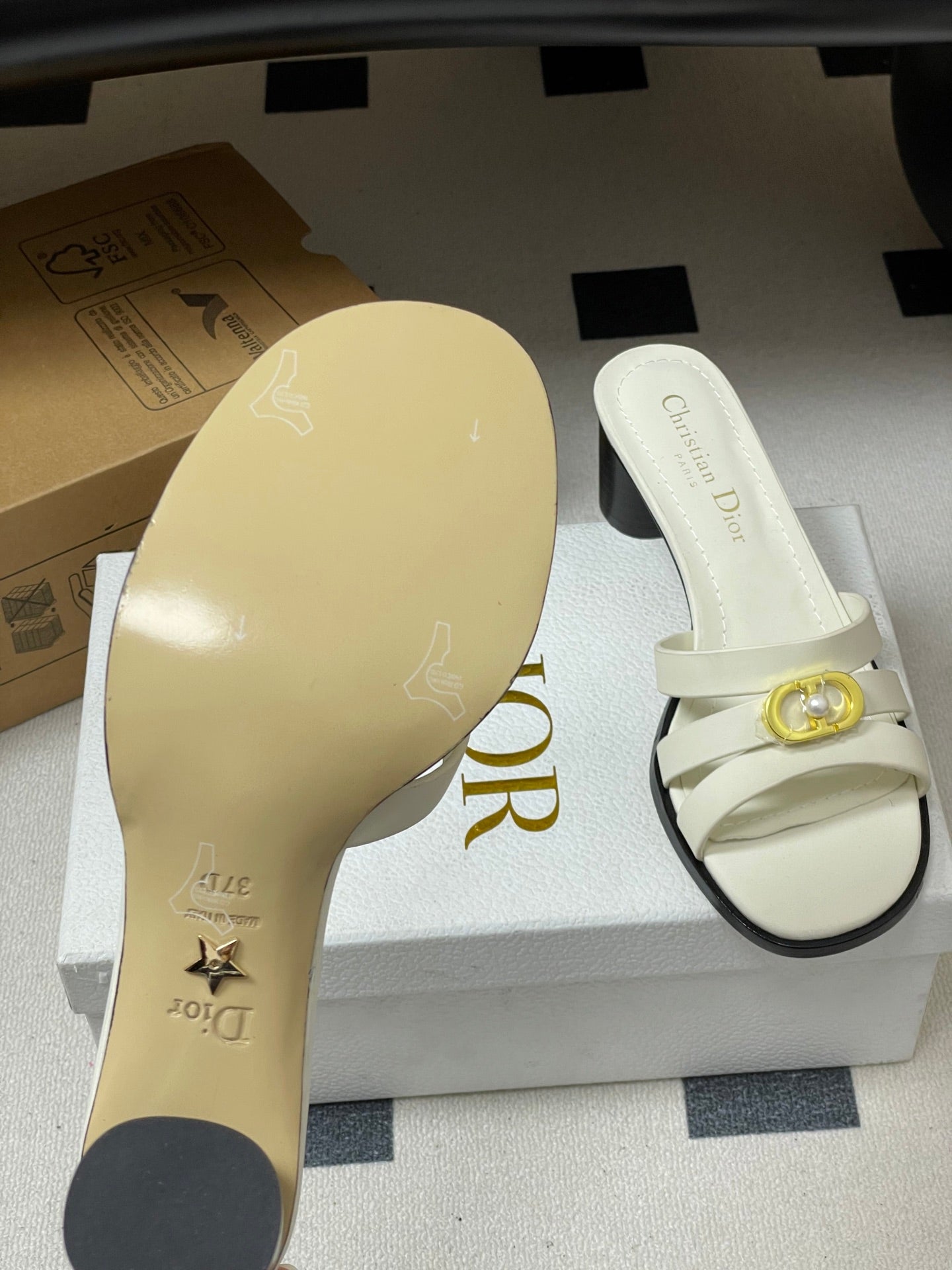 CD 26 Chunky Heel Sandals 50 White Leather 593525