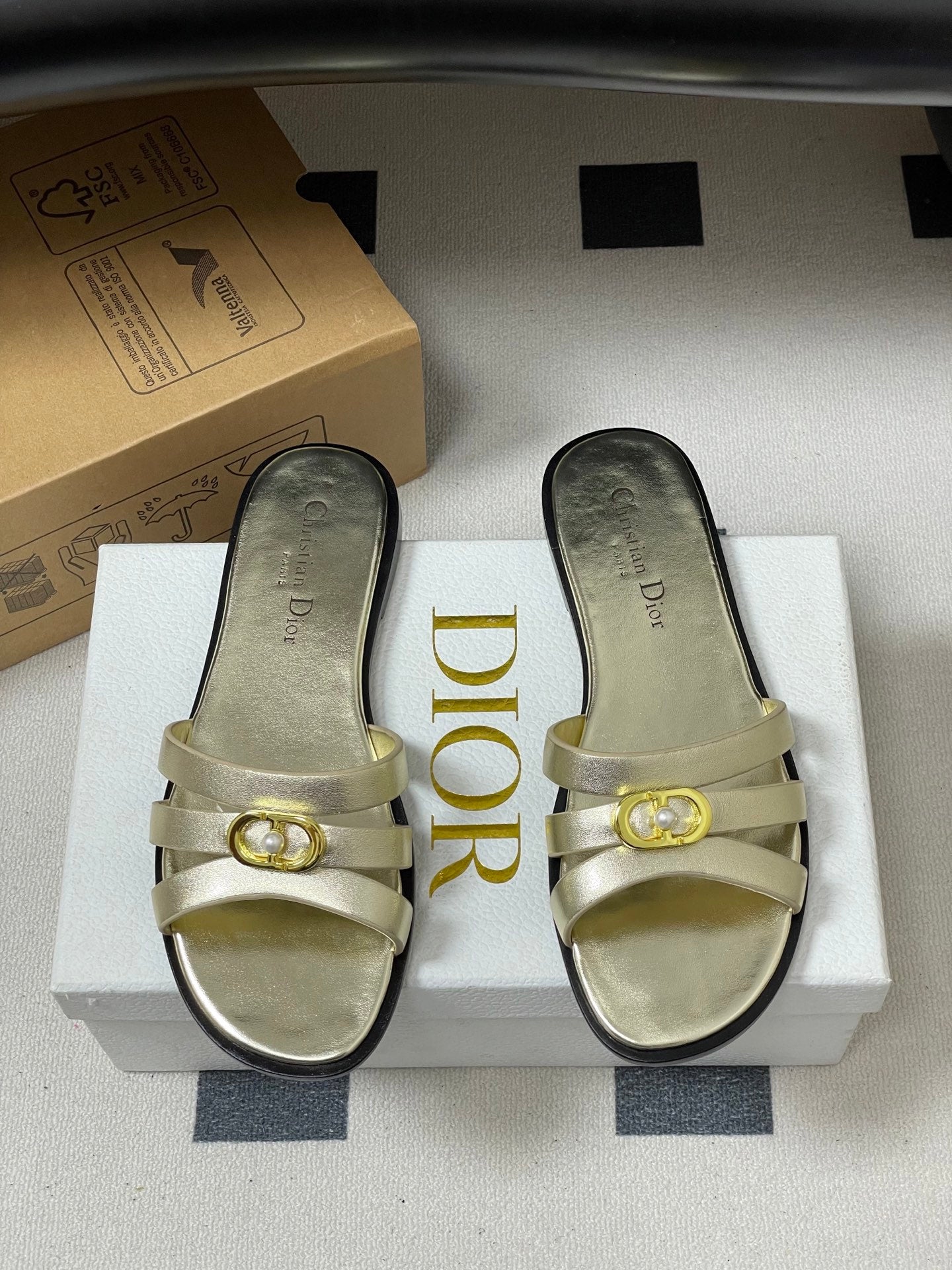 CD 26 Chunky Heel Sandals Metallic Gold Leather 593528