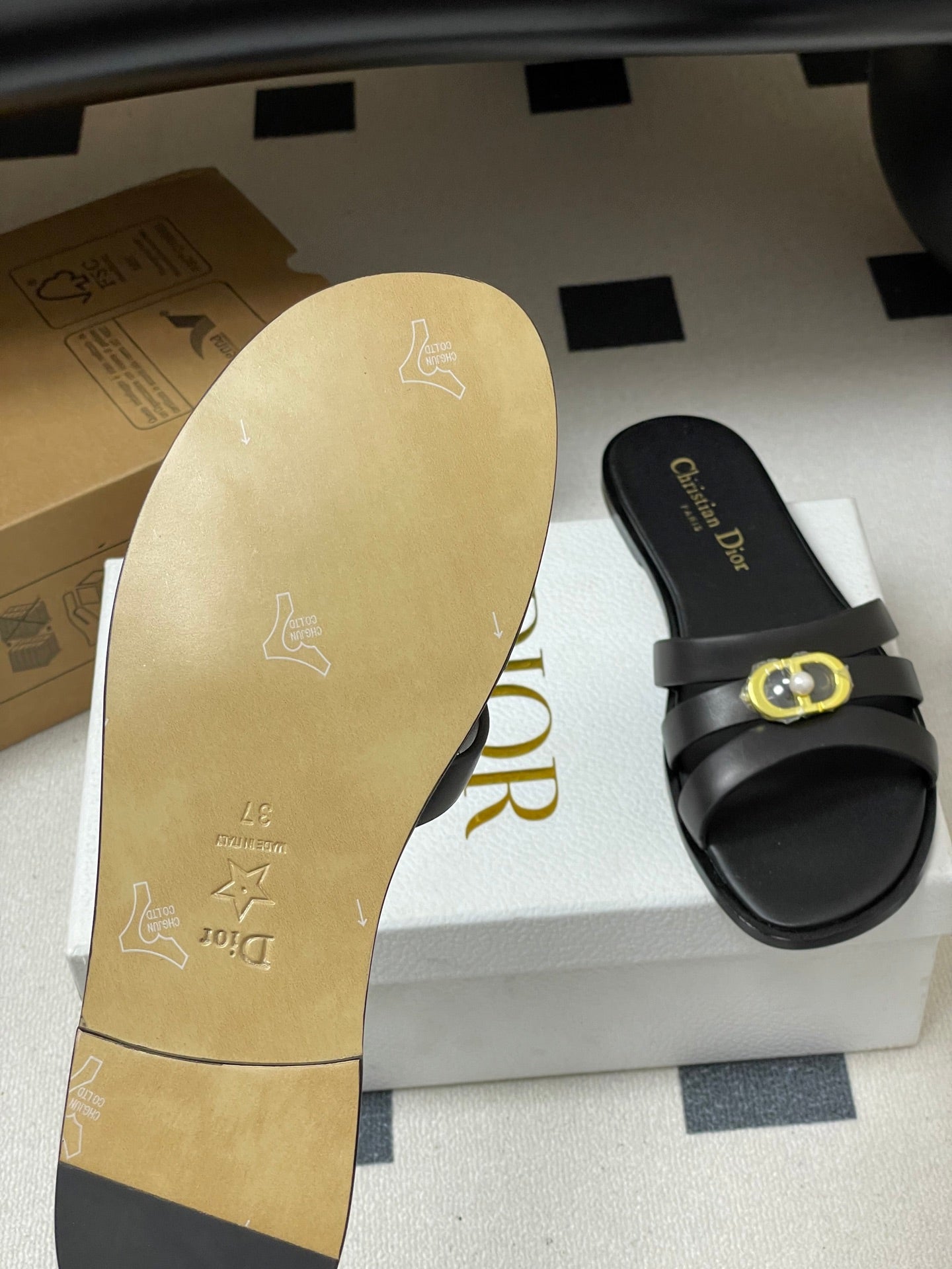 CD 26 Chunky Heel Sandals Black Leather 593533