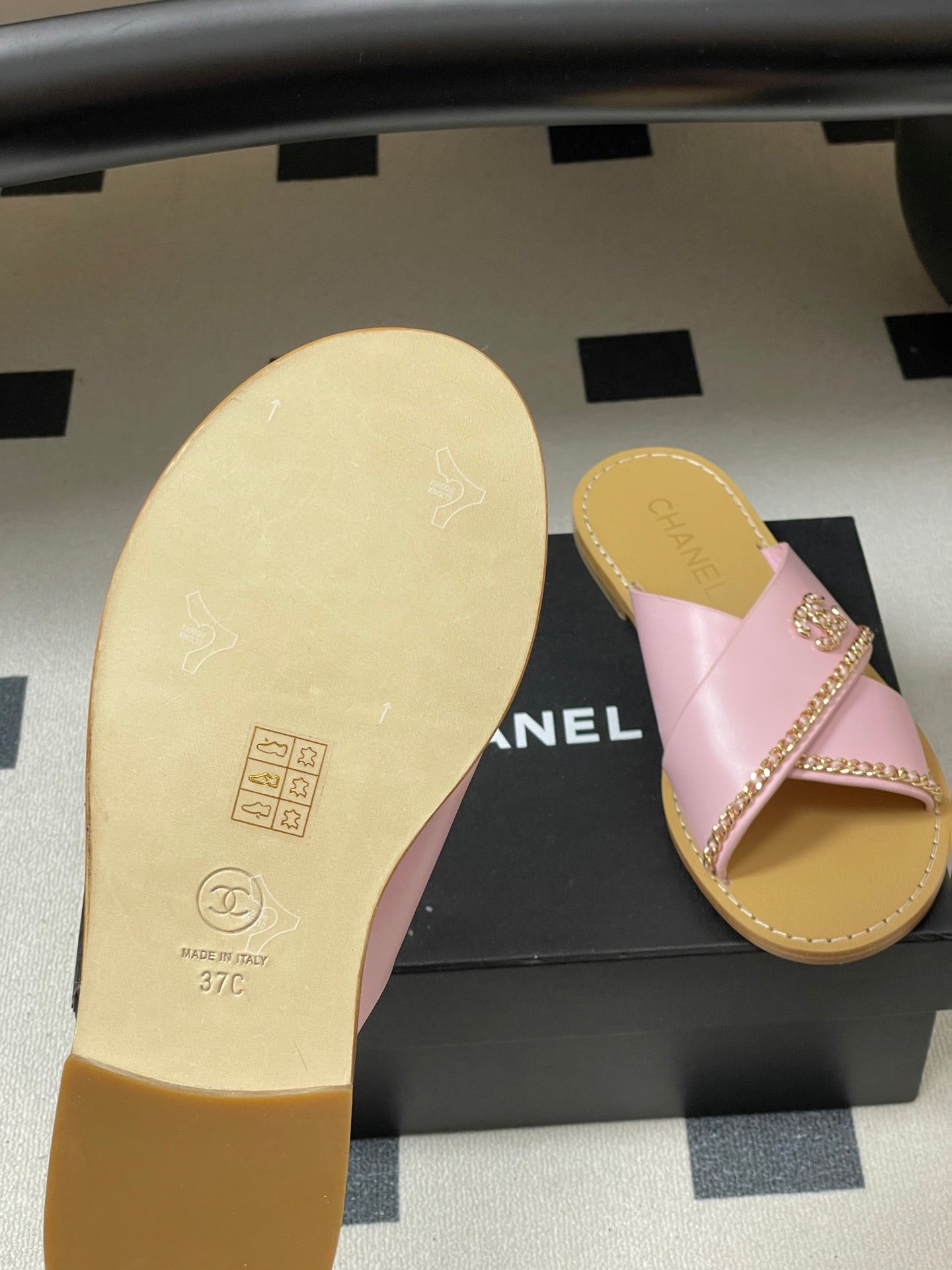 CC 26 Criss-cross Strap Slipper Pink Beige Sheepskin 593301