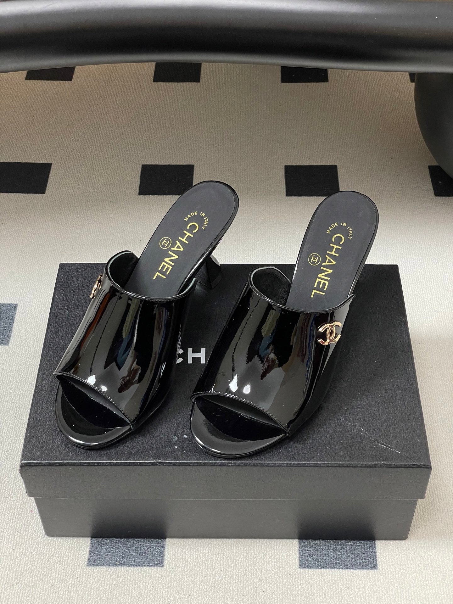CC 26 Sandal Black Patent Leather 593323
