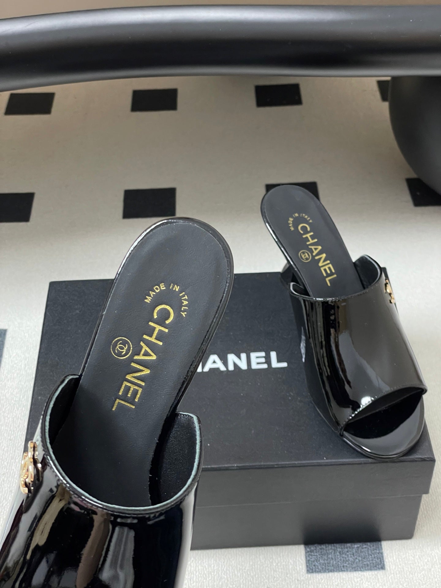 CC 26 Sandal Black Patent Leather 593323