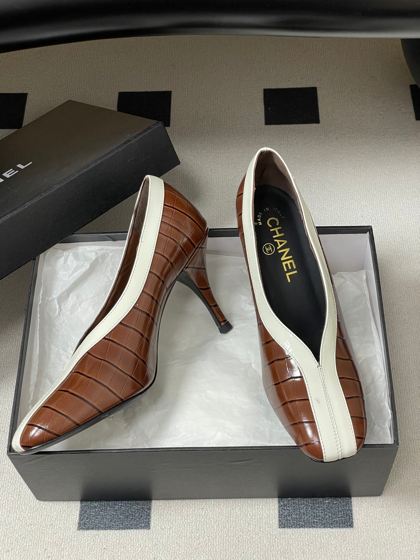 CC 26 Crocodile-embossed Pump Calfskin