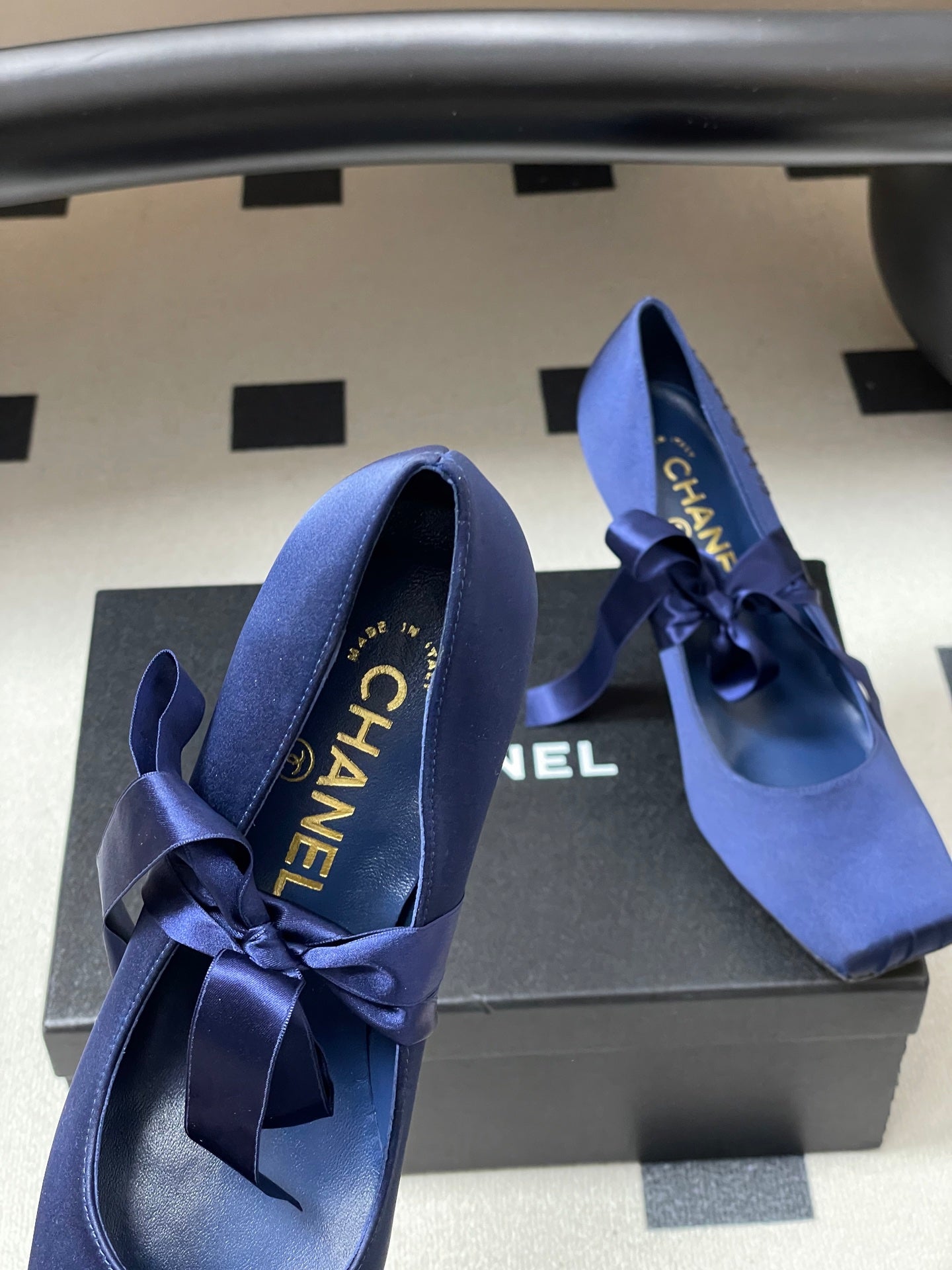 CC 26 Pump Blue Satin Silk 593134