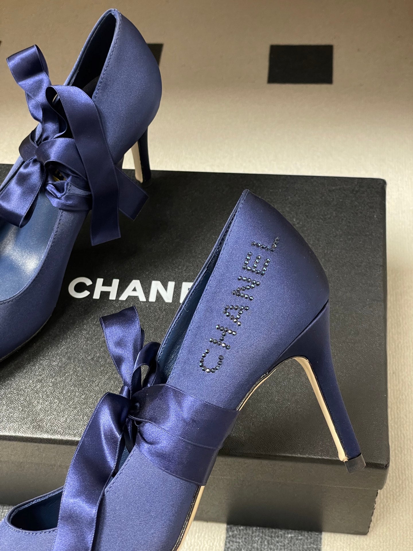 CC 26 Pump Blue Satin Silk 593134