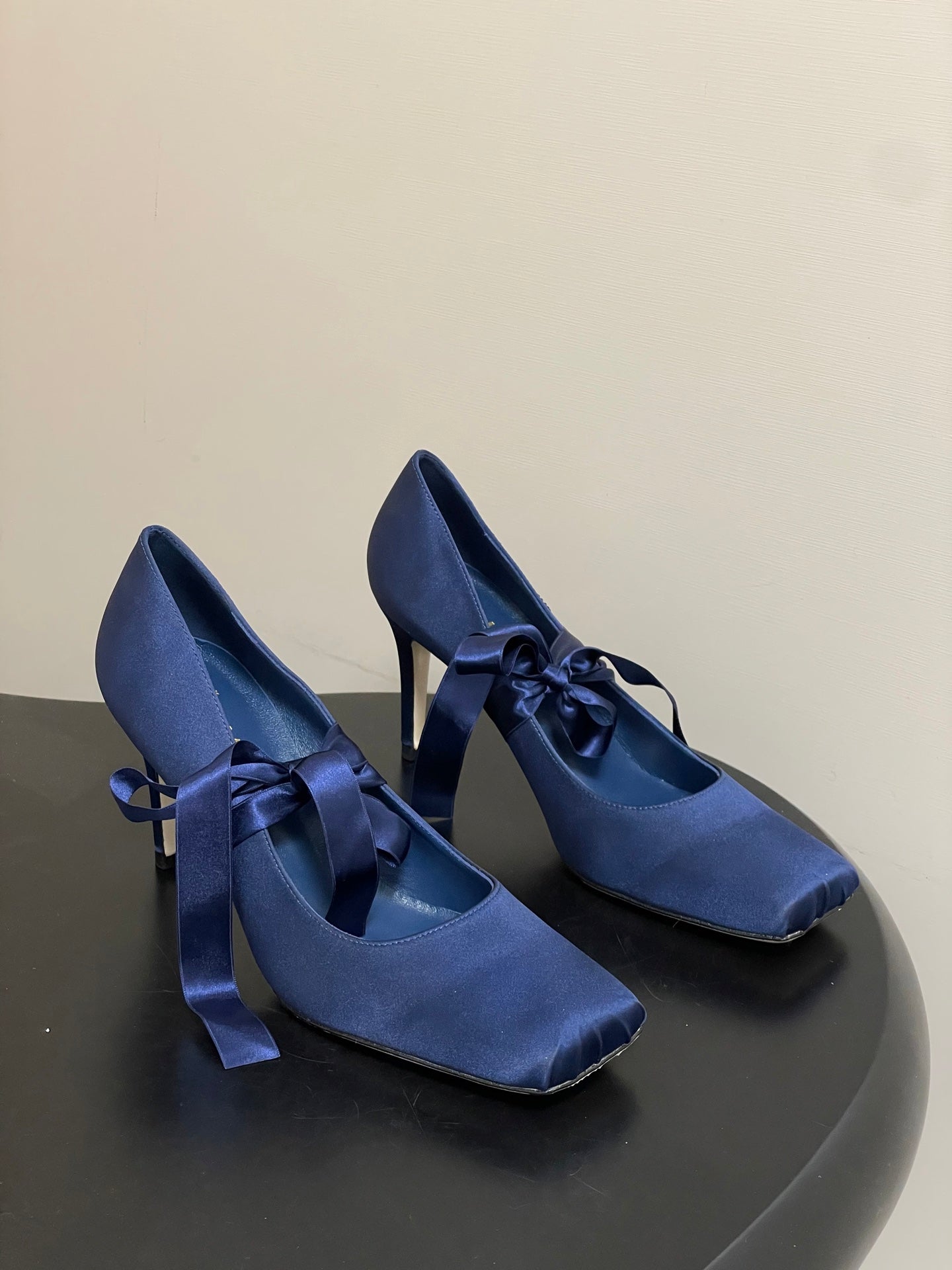 CC 26 Pump Blue Satin Silk 593134