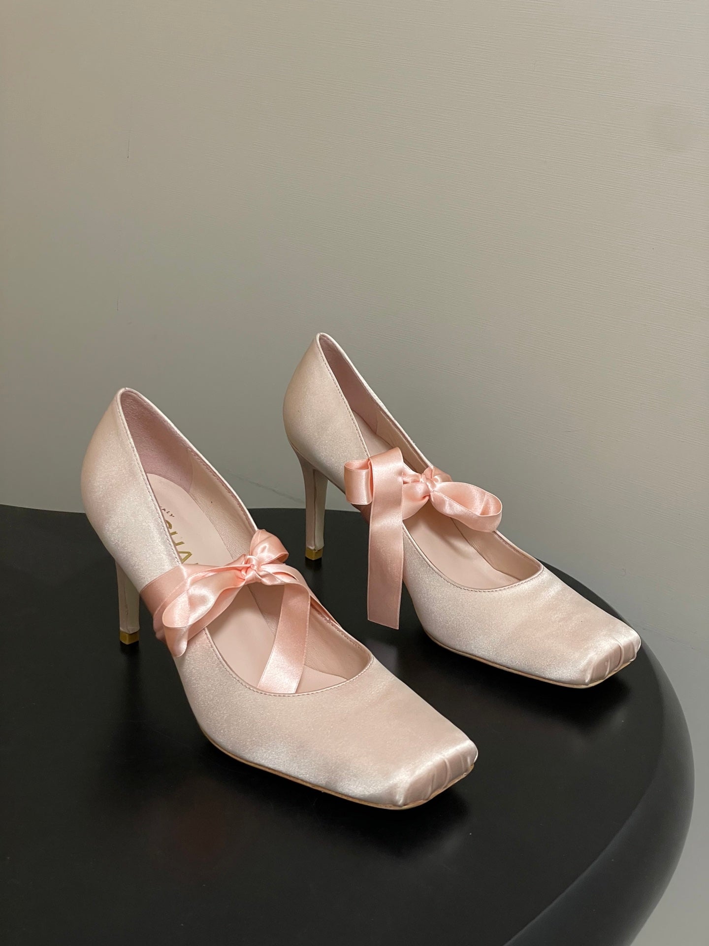 CC 26 Pump Pink Satin Silk 593135