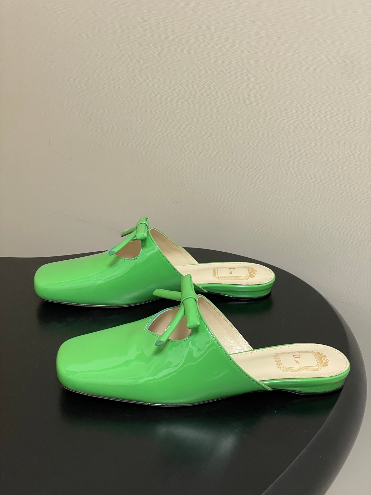 CD 26 Flat Mule Glossy Green Patent Cowhide 593597