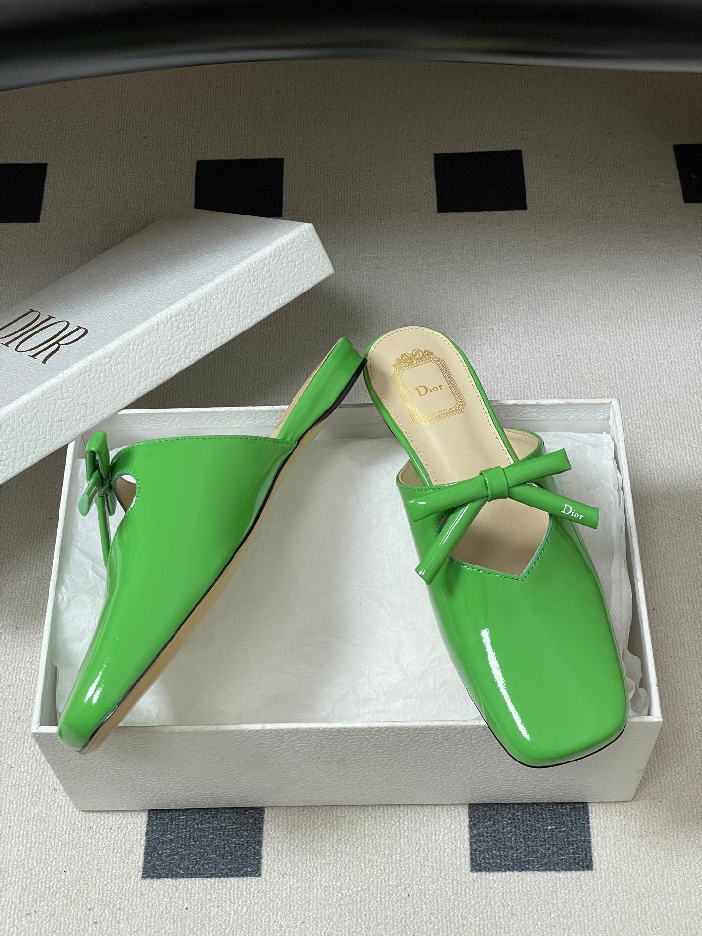 CD 26 Flat Mule Glossy Green Patent Cowhide 593597