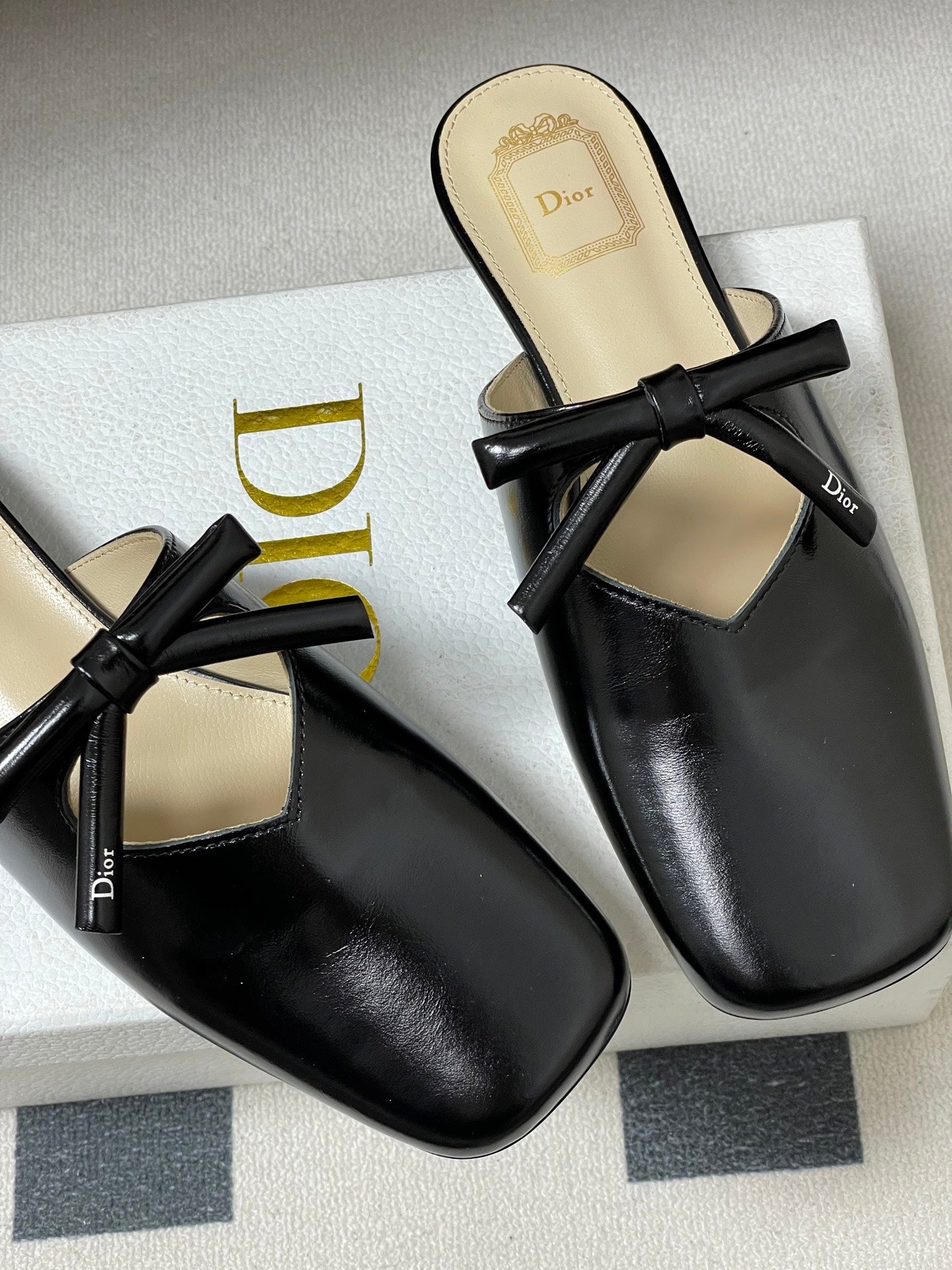 CD 26 Flat Mule Black Patent Cowhide 593599