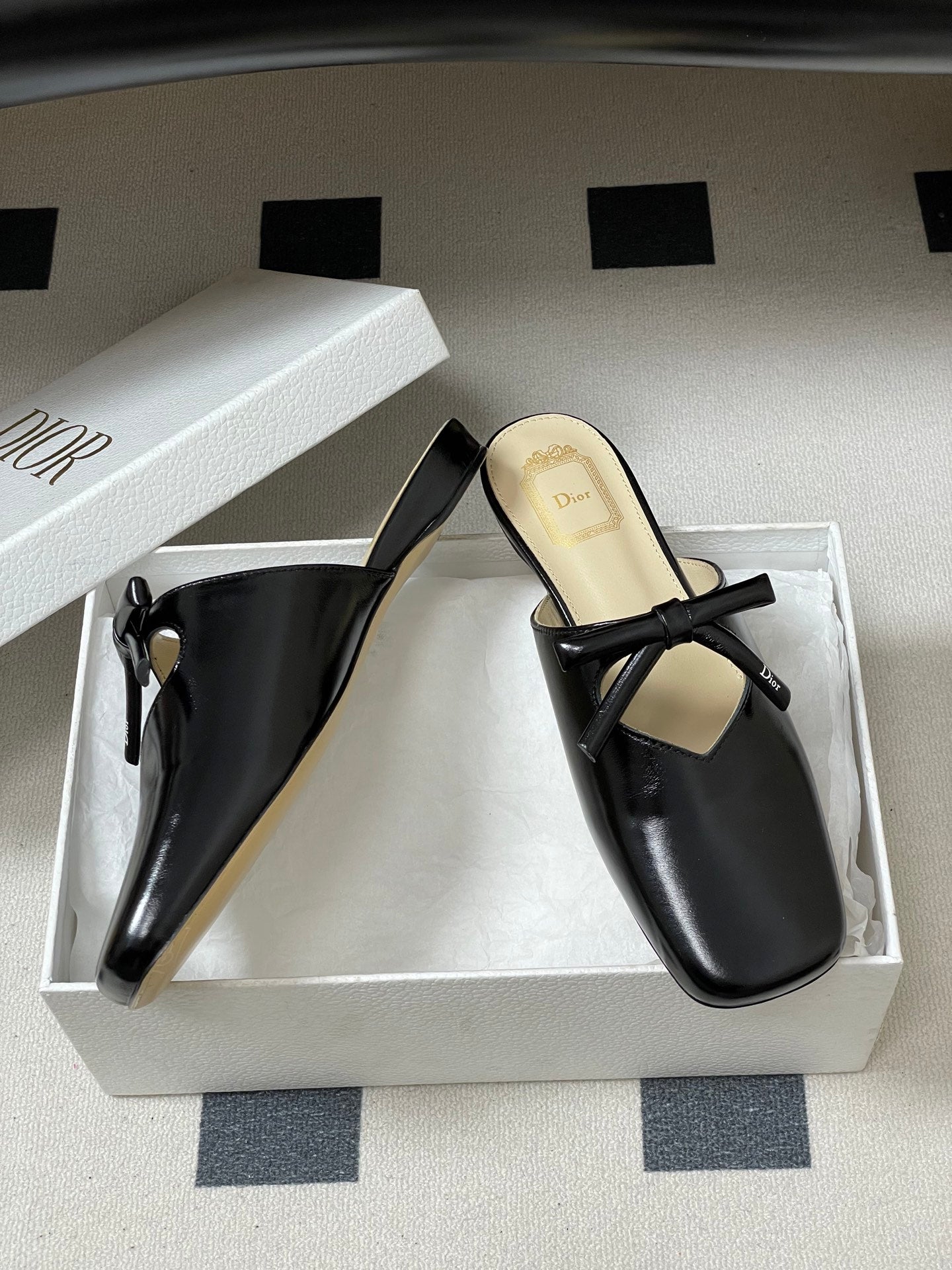 CD 26 Flat Mule Black Patent Cowhide 593599