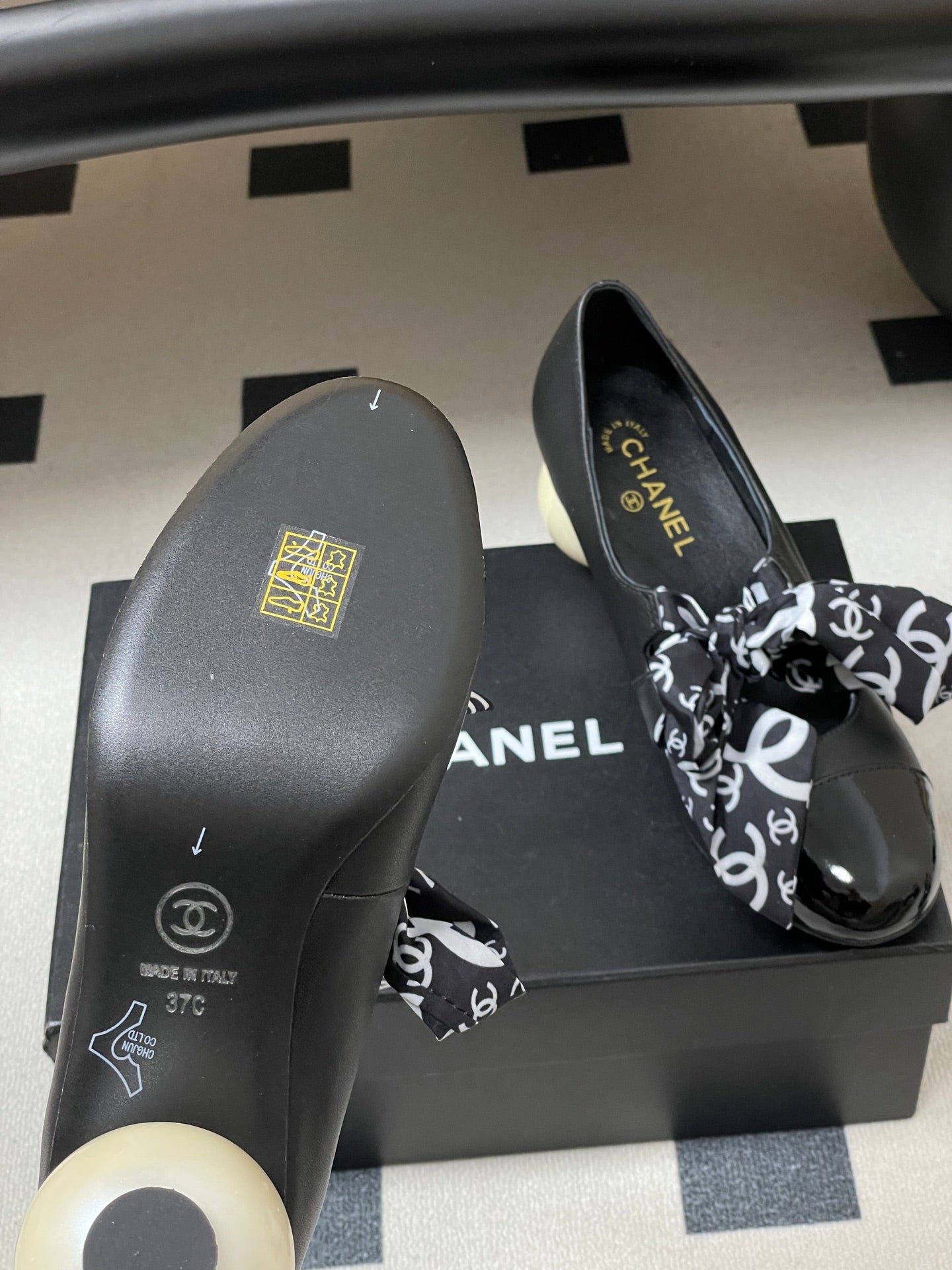 CC 26  Double C Pearl Heel Pump With Silk Ribbon Black Sheepskin 593158