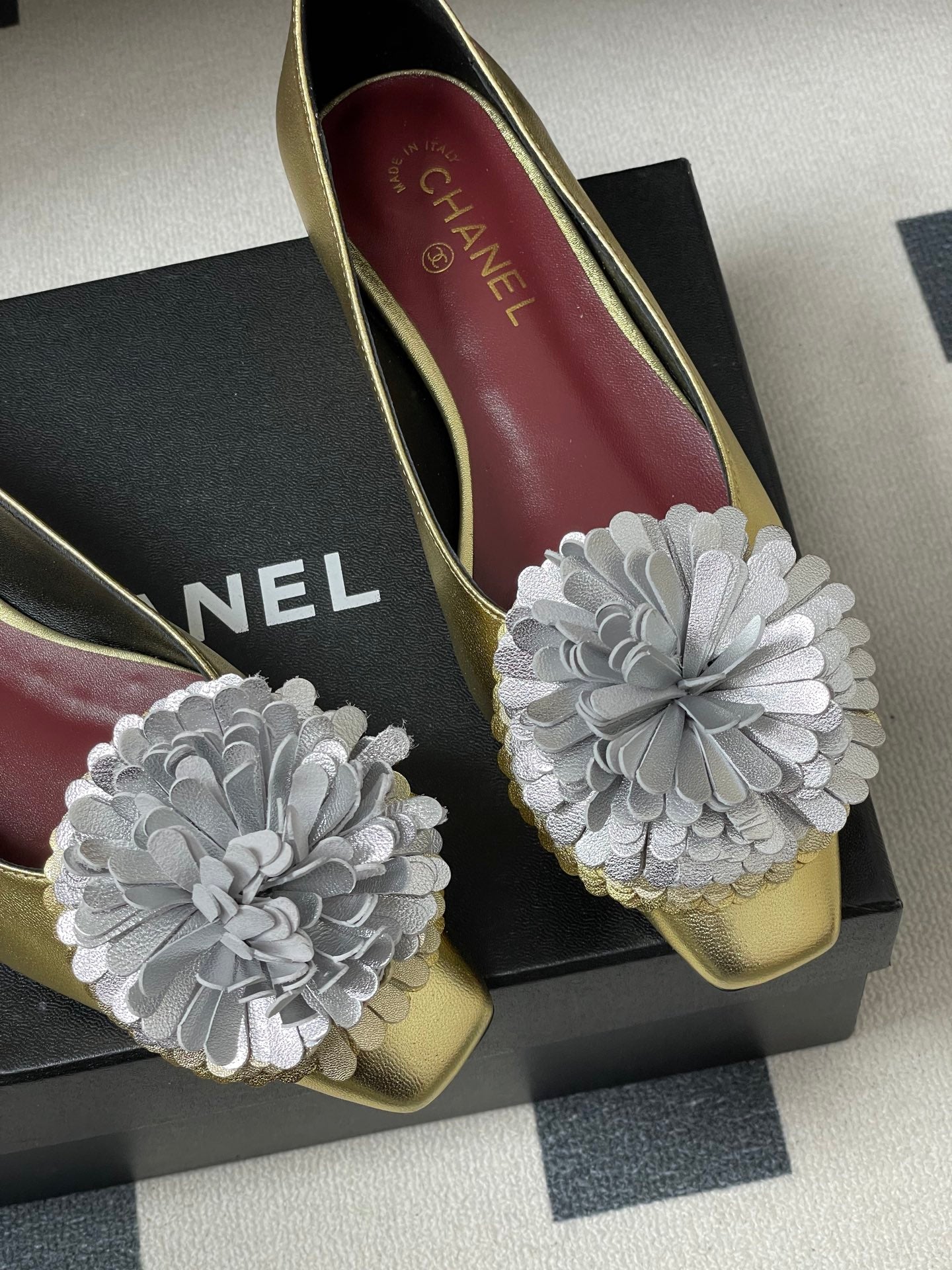 CC 26 Flower-shaped Ballet Flat Gold Silver Sheepskin 593165