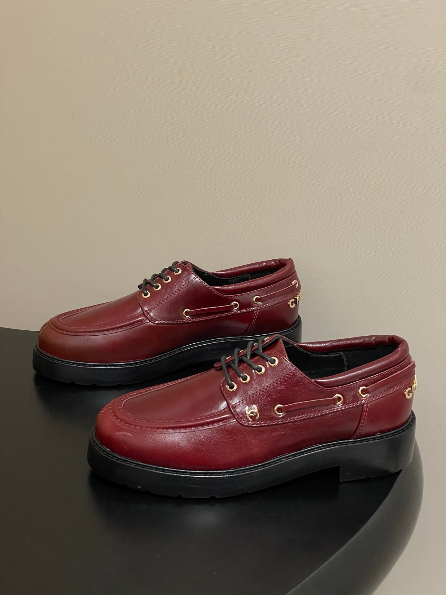CC 26 Lace-Up Loafer Burgundy Sheepskin 594246