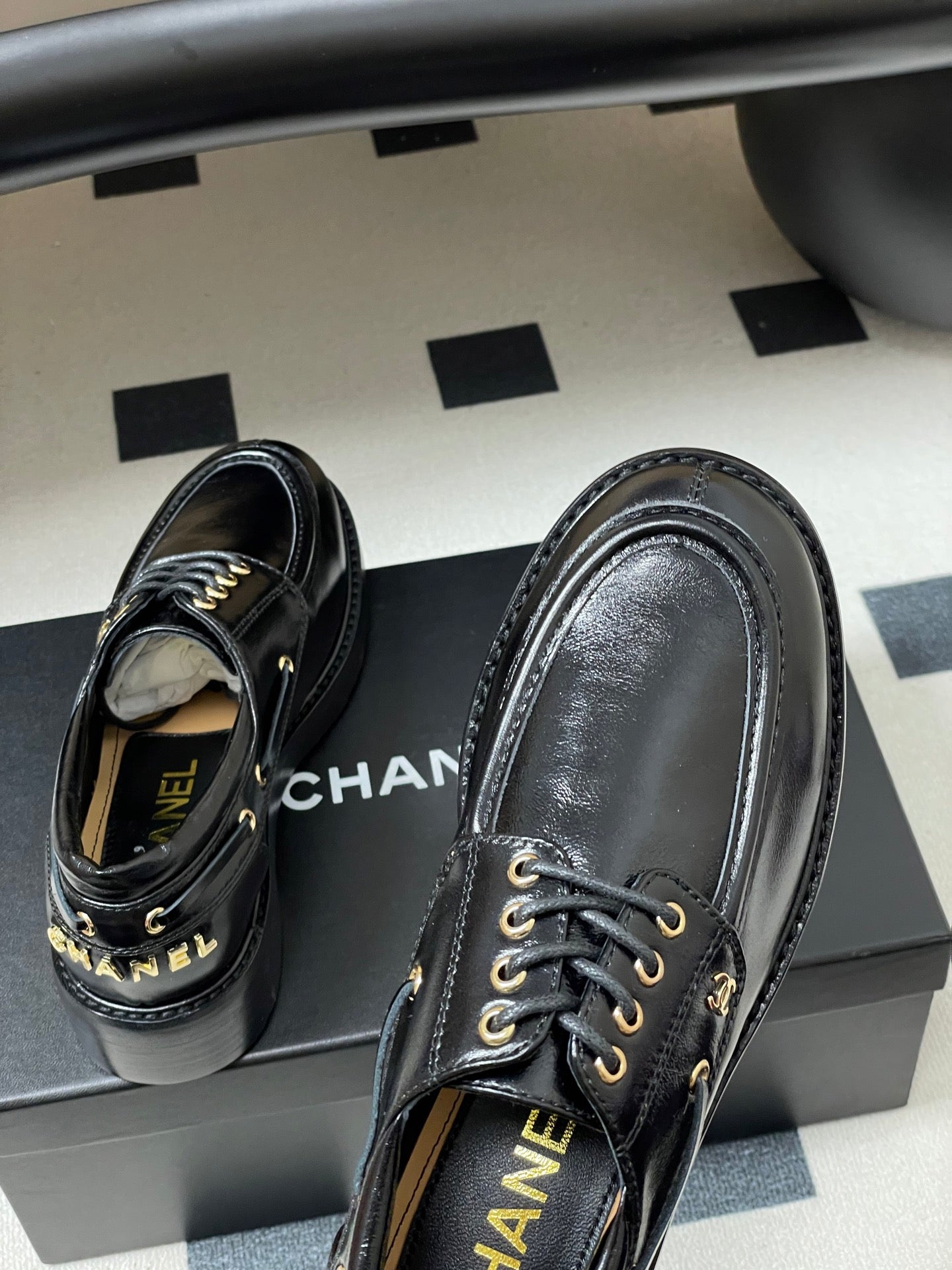 CC 26 Lace-Up Loafer Black Sheepskin 594250