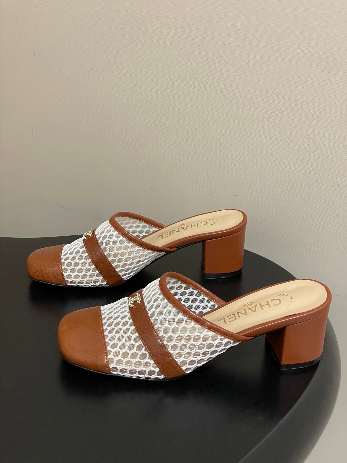 CC 26s High-Heeled Mules 65 Camel Brown Cowhide 649463