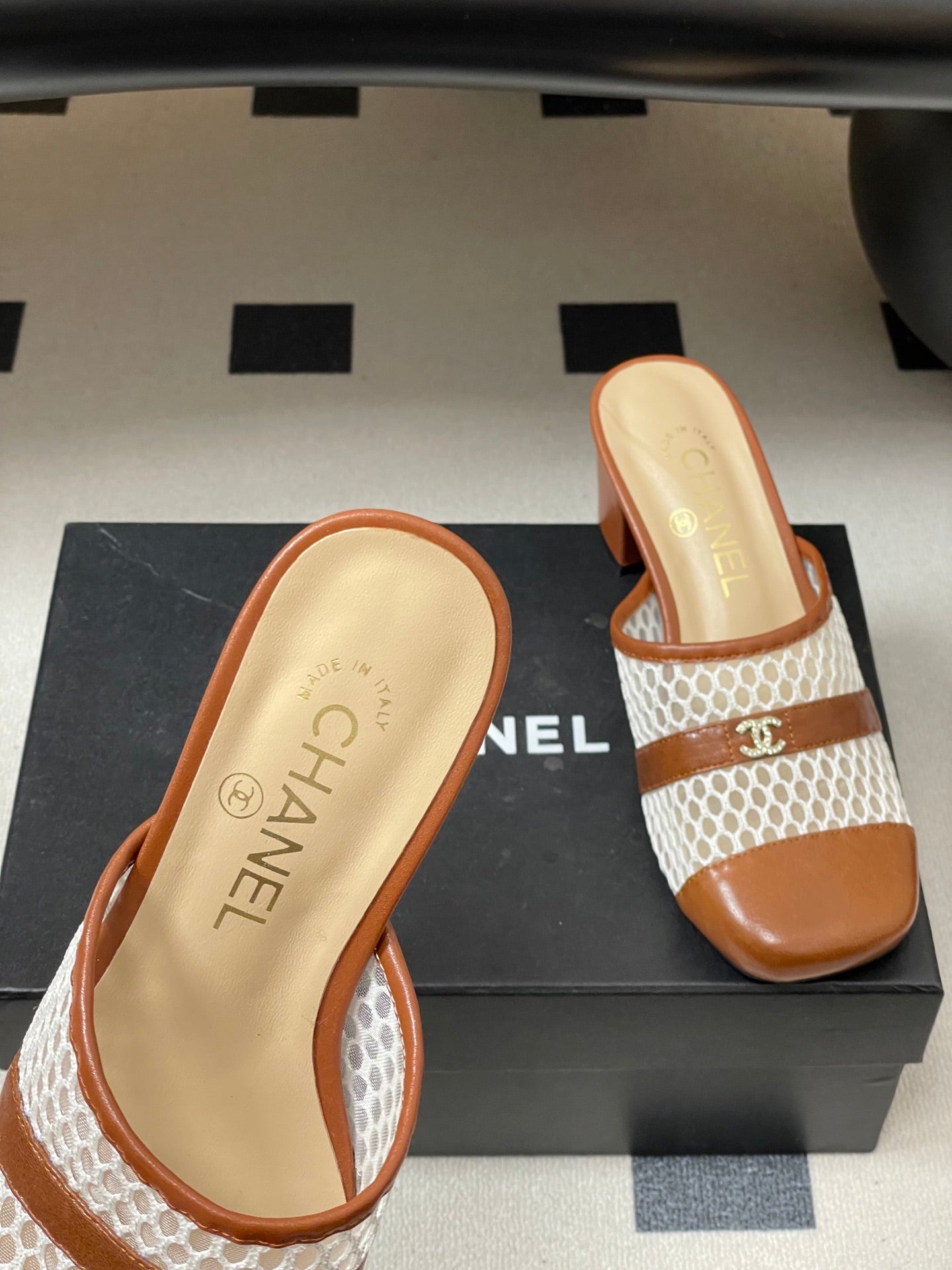 CC 26s High-Heeled Mules 65 Camel Brown Cowhide 649463