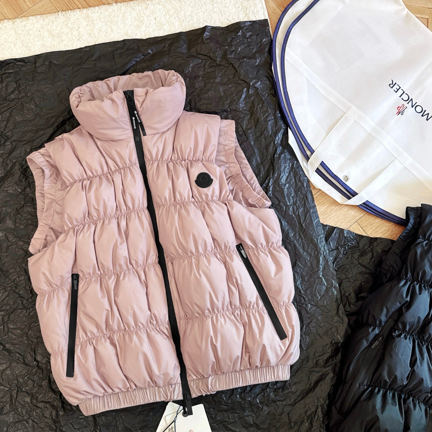 Moncler 2025 Apriate Vest Pink Polyester Down