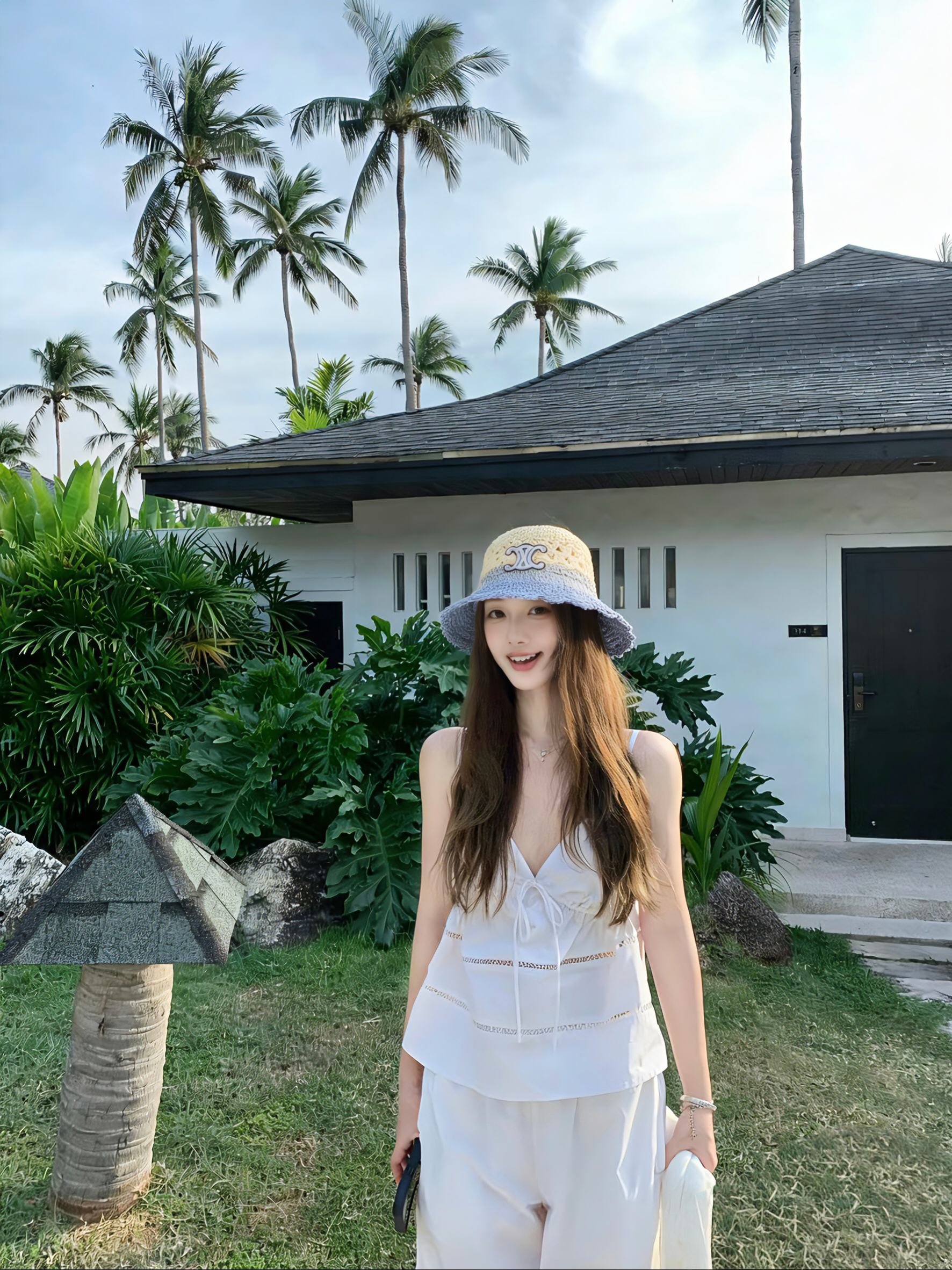 Celine Hollow-out Woven Arc de Triomphe Straw Bucket Hat 322140