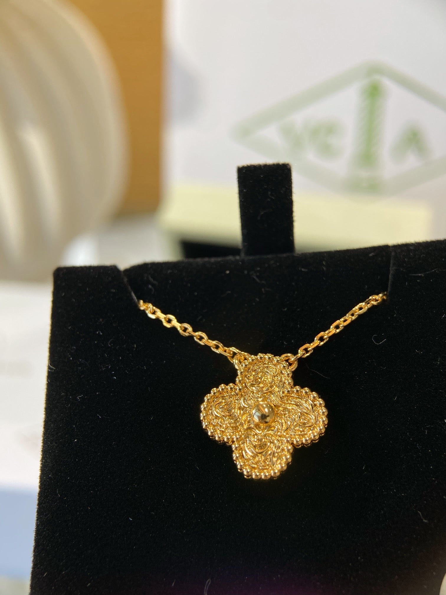 VCA Clover Vintage The Lava Foil Necklace