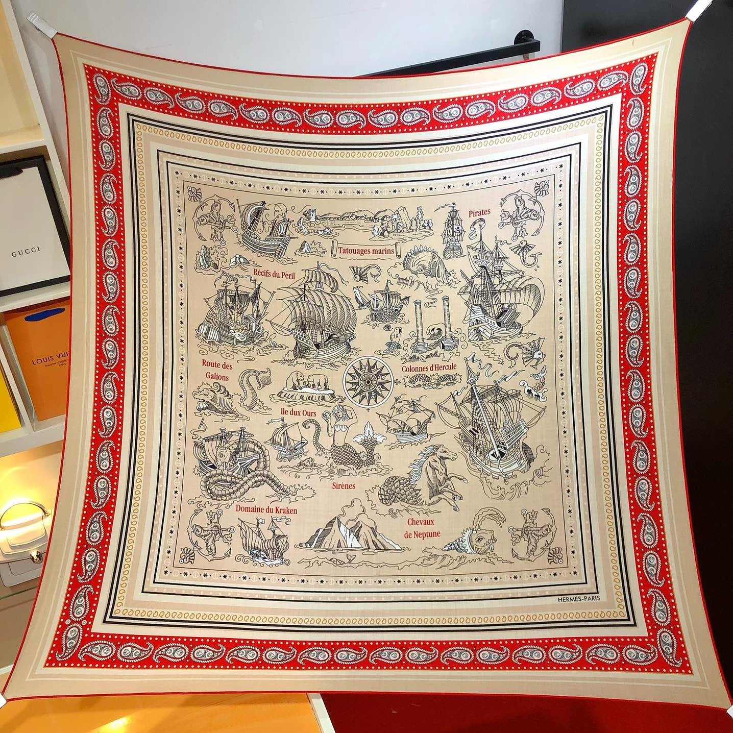 HM 26ss Amazon  Scarf 90 Beige Red Colorful Twill Silk 126341