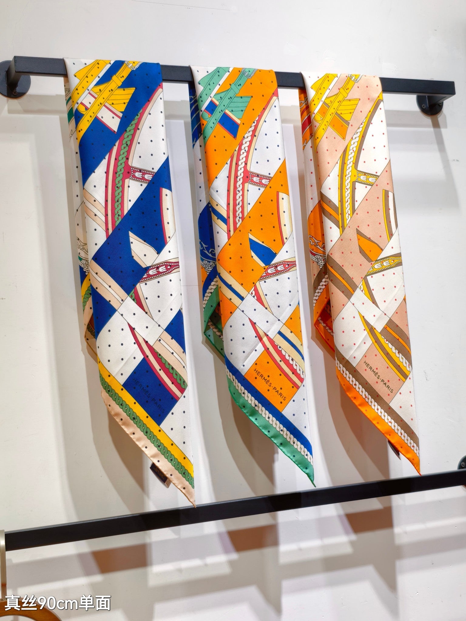 HM 26ss Amazon  Scarf 90 White Blue Colorful Twill Silk 130272