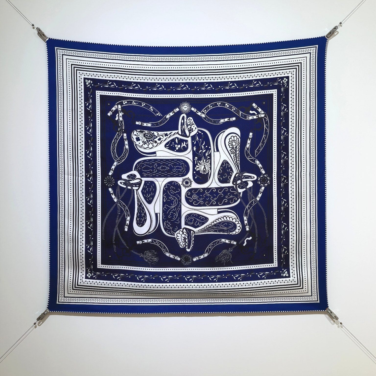 HM 26ss Amazon  Scarf 90 Dark Blue White Twill Silk 132411