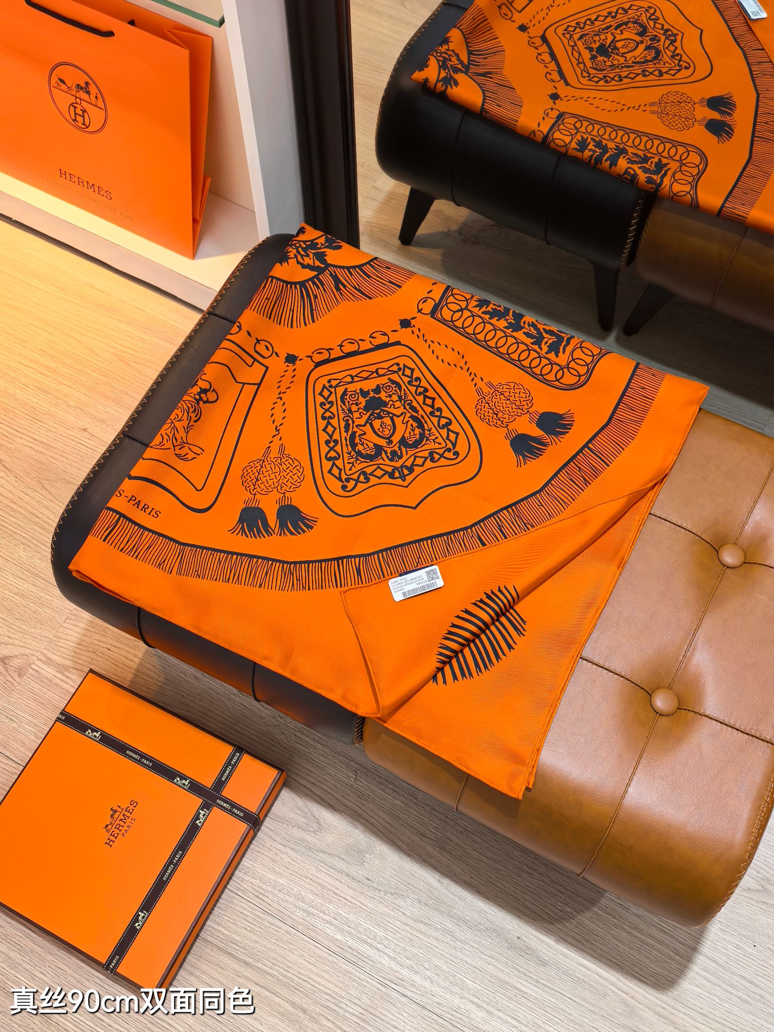 HM 26ss Double Sided Scarf 90 Orange Black Twill Silk 134423