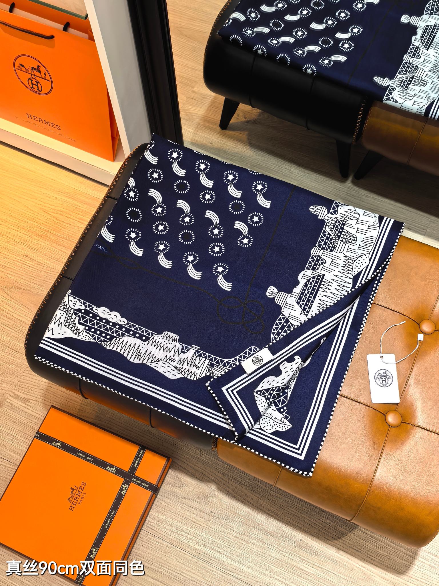 HM 26ss Amazon Scarf 90 Navy Blue Twill Silk 126312