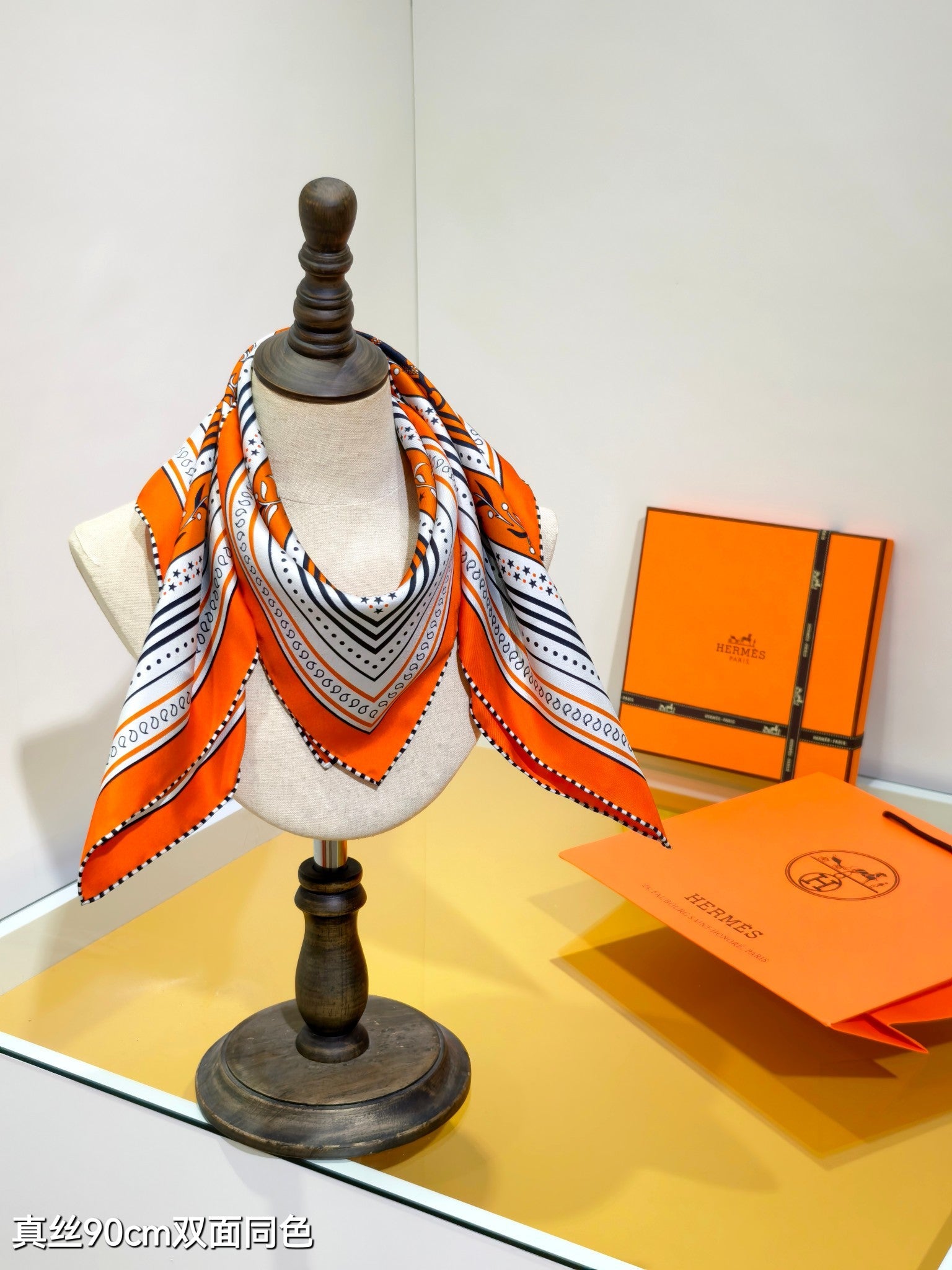 HM 26ss Amazon  Scarf 90 Orange White Twill Silk 132412