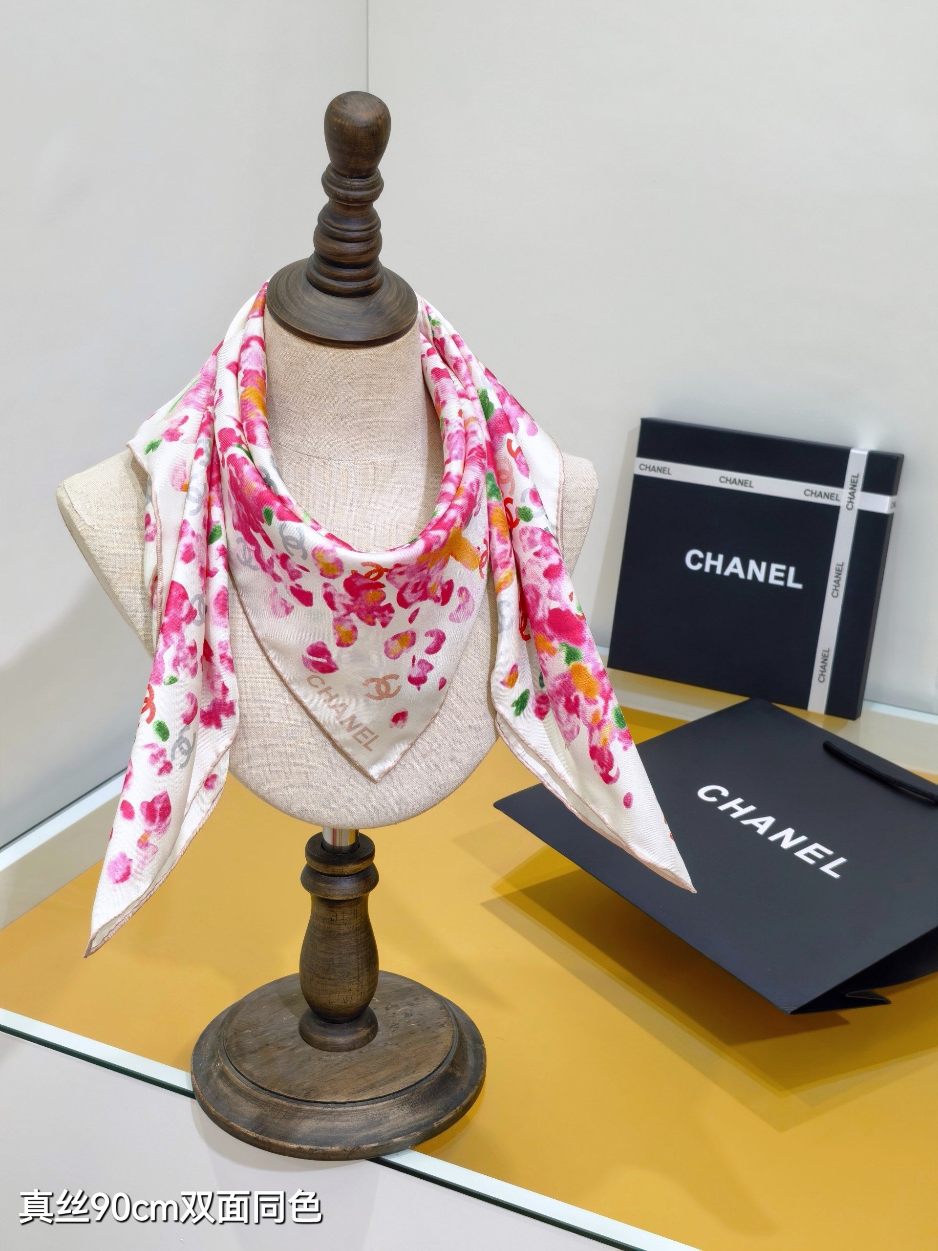 CC 25 Scarf 90CM In White Pink Colorful Cashmere 293050