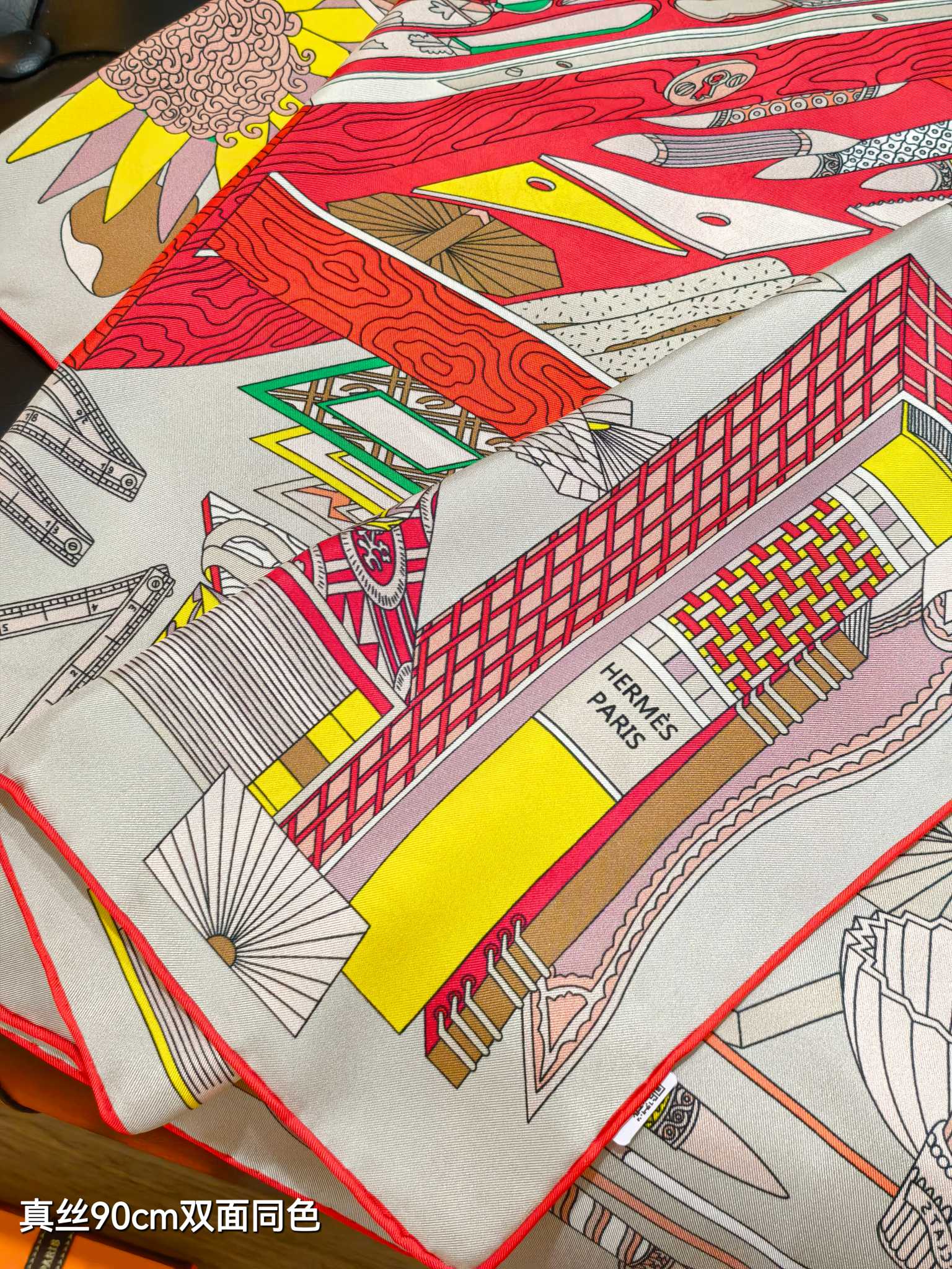 HM The Story 90 CM White Red Colorful  Cashmere and Silk 293065