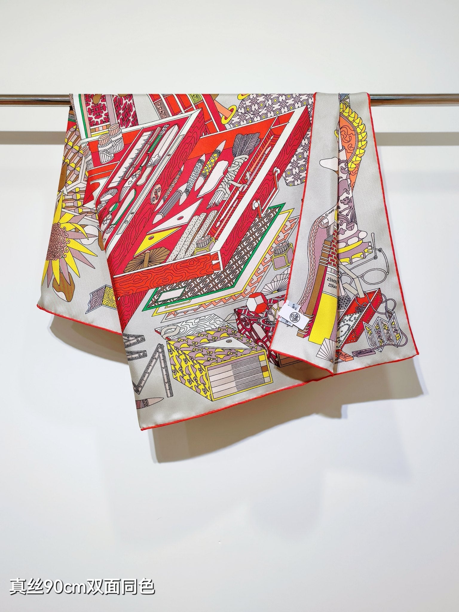 HM The Story 90 CM White Red Colorful  Cashmere and Silk 293065