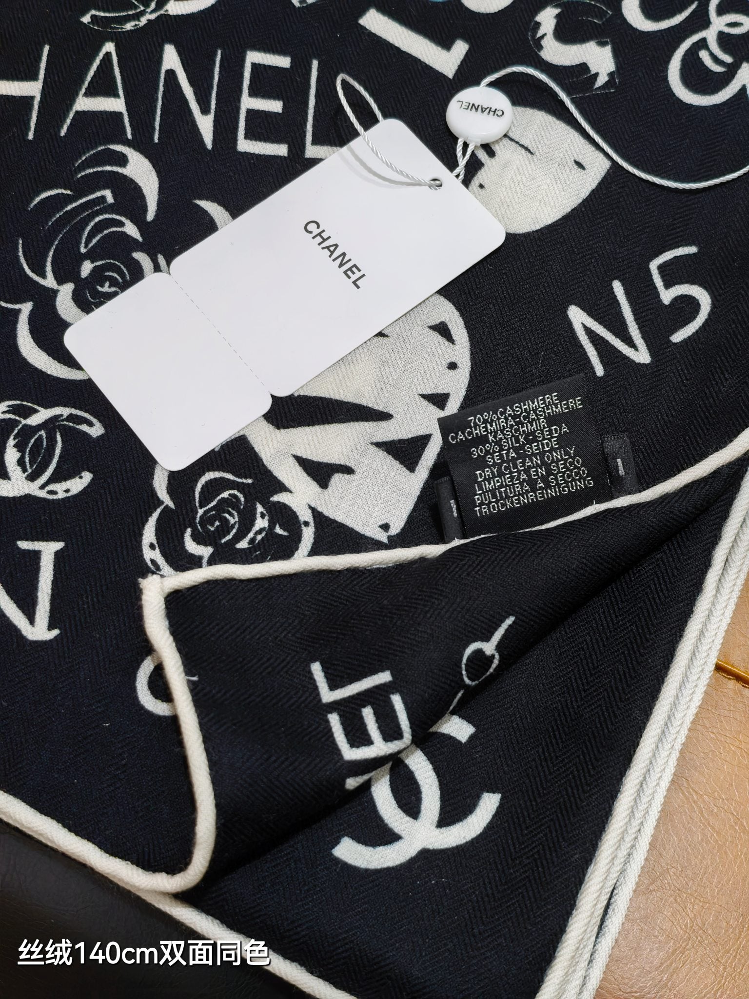 CC 25 Scarf 140CM Black White Cashmere 293081