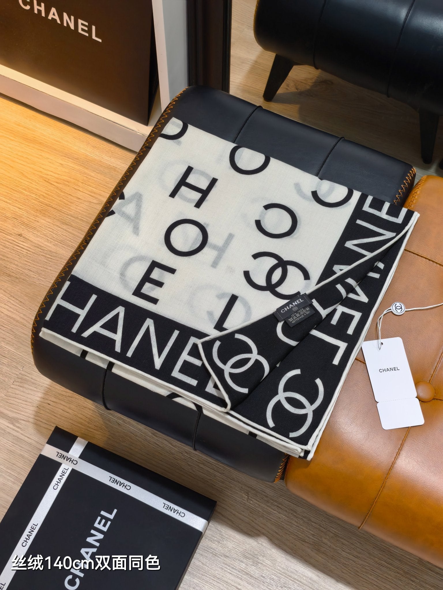 CC 25  Scarf 140CM White Black Cashmere 293085