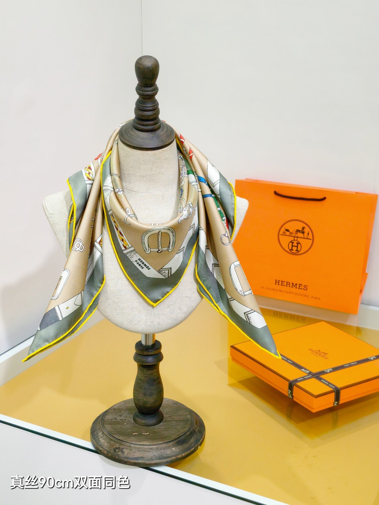 HM 26ss Sweet Saddle Scarf 90 Beige Gray Colorful Twill Silk 132422