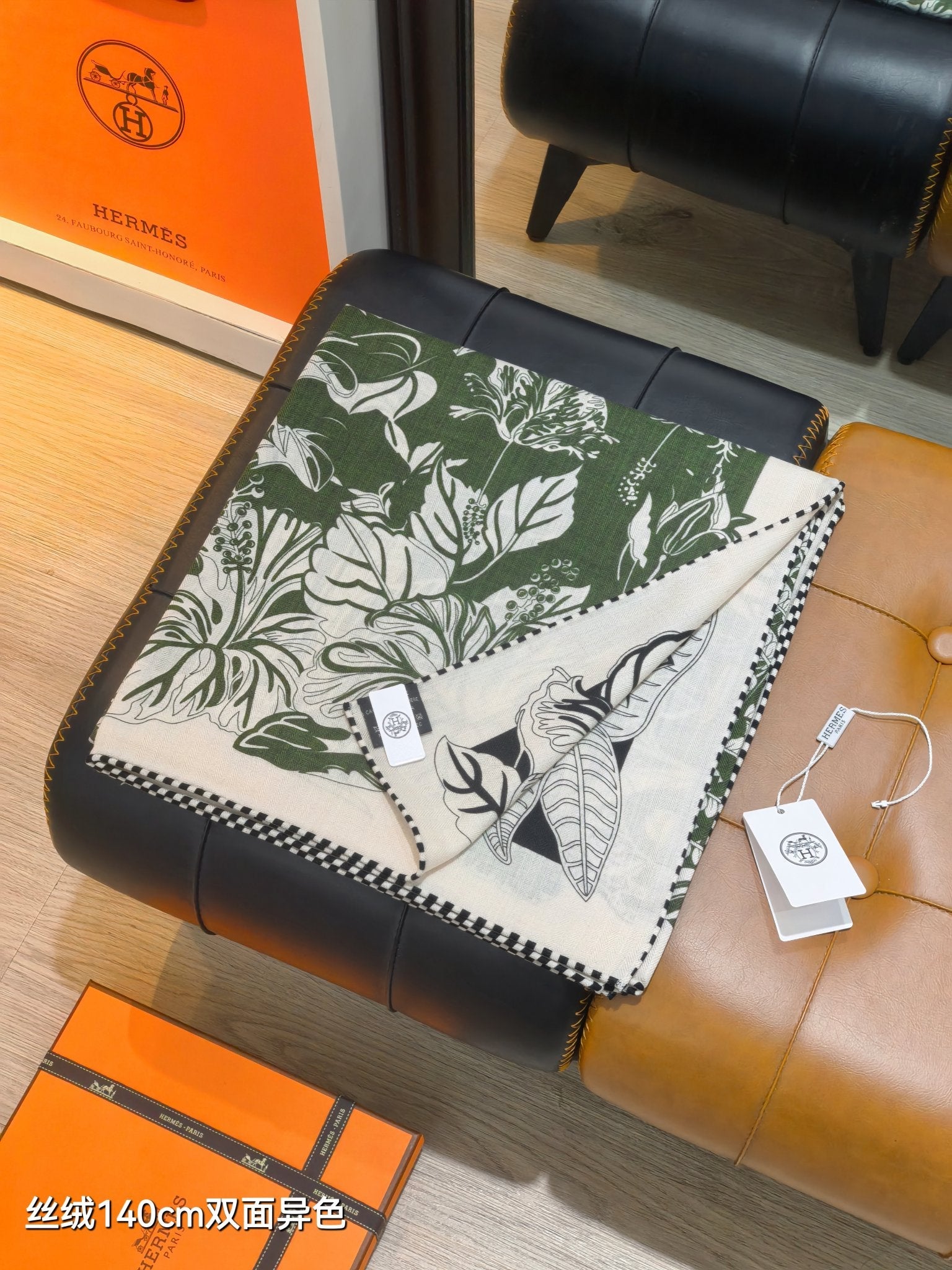 HM 26s Flamingo Party Scarf 140 Green Blue Cashmere Silk 139240