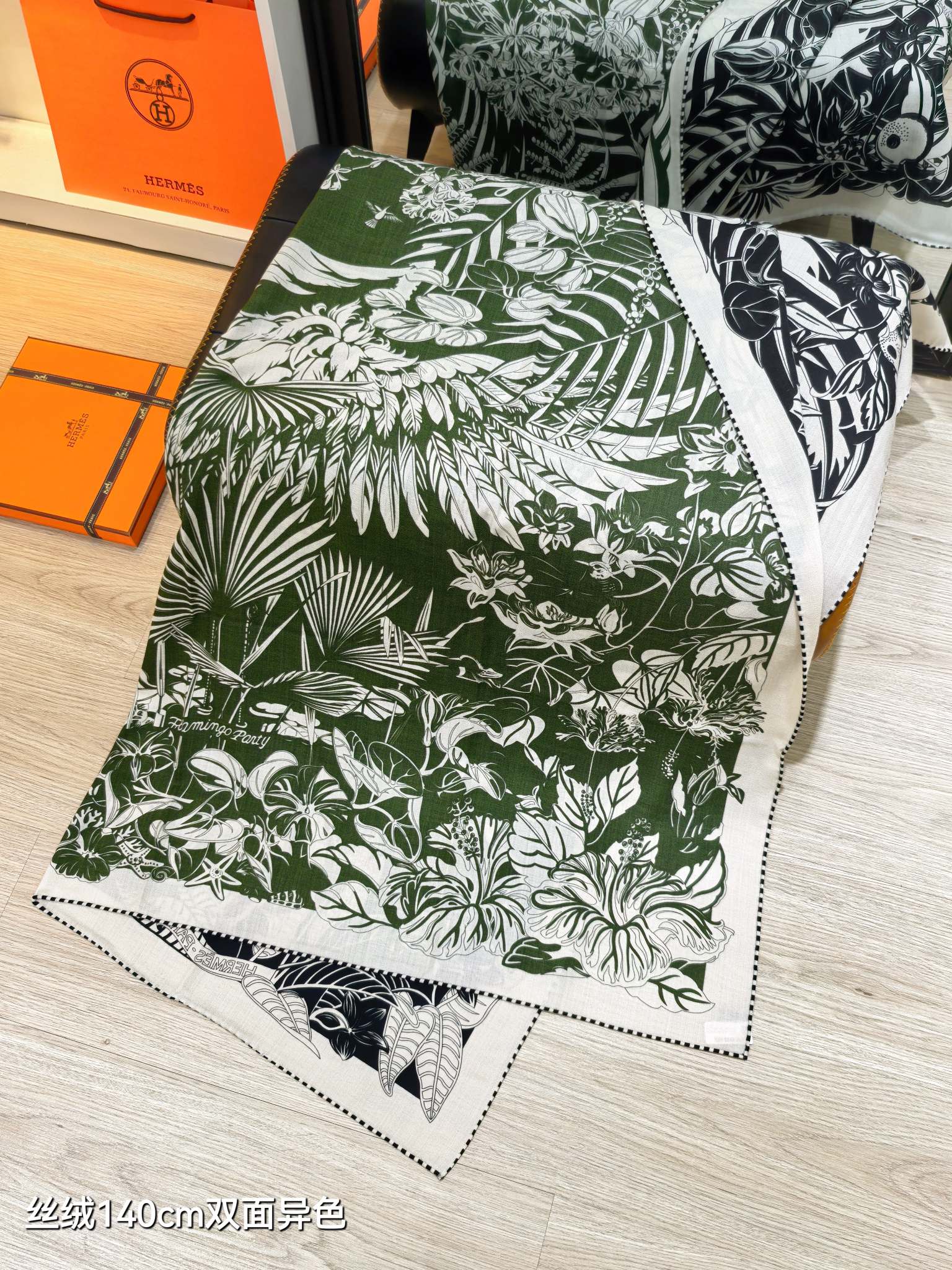 HM 26s Flamingo Party Scarf 140 Green Blue Cashmere Silk 139240