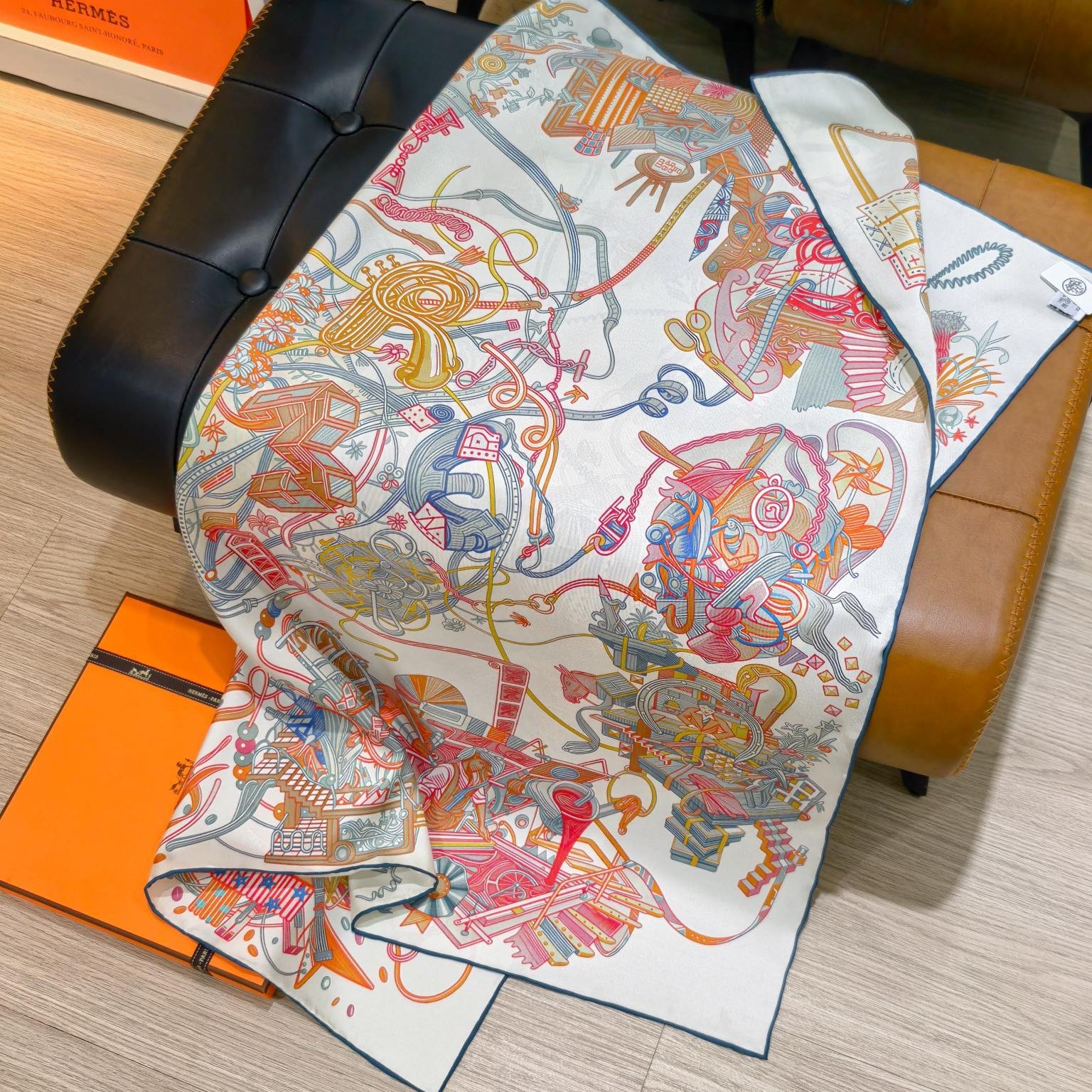 HM 26ss Amazon Scarf 90 Pink White Colorful Twill Silk 126318