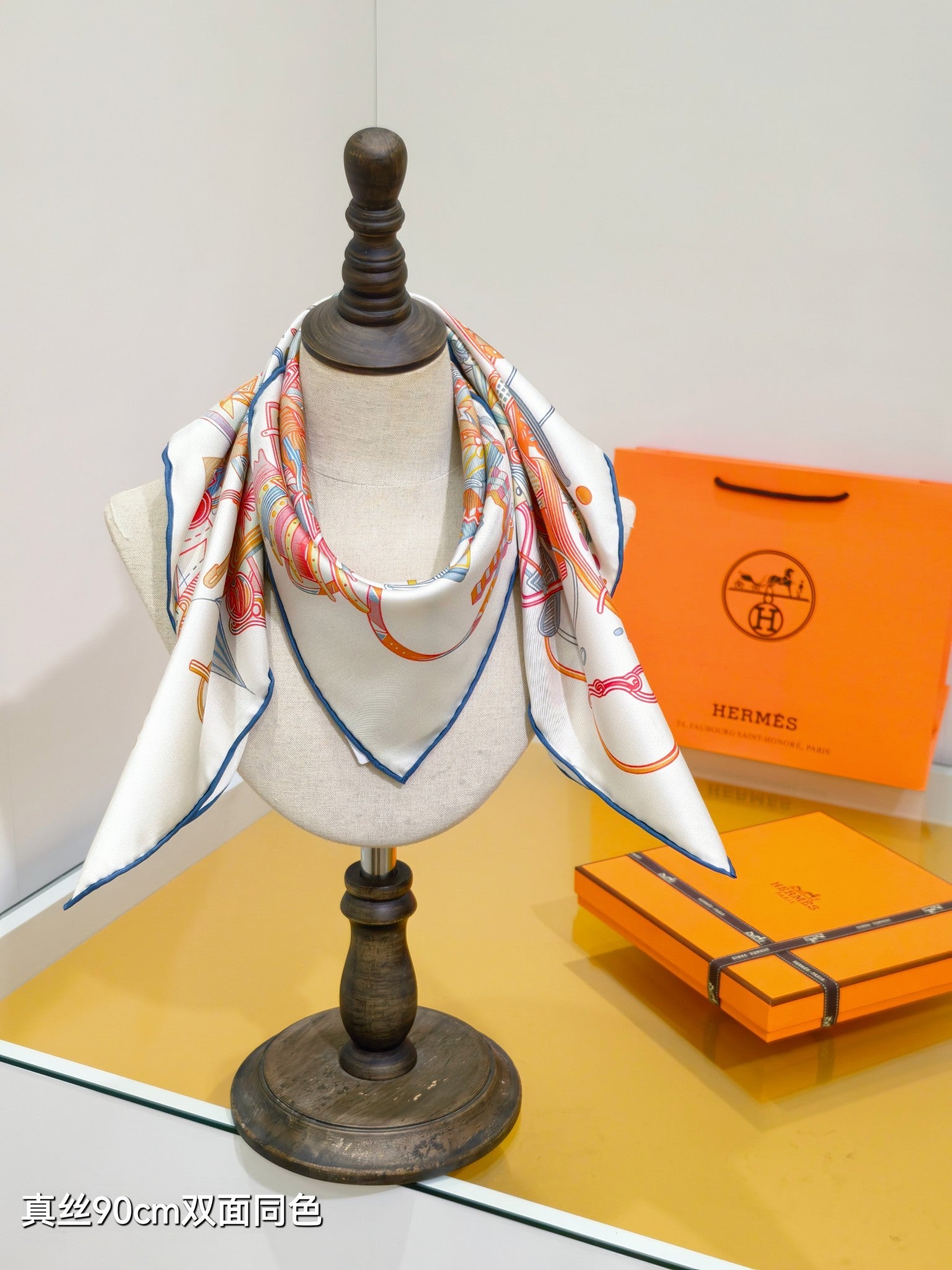 HM 26ss Amazon Scarf 90 Pink White Colorful Twill Silk 126318