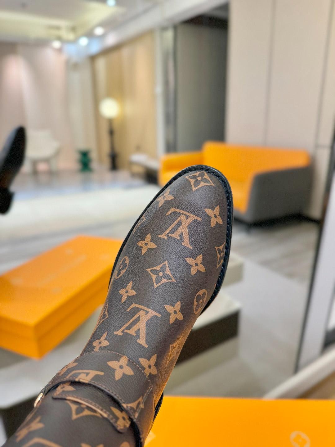 LV 25 Martin Boots 30 Monogram Brown Cowhide 573883