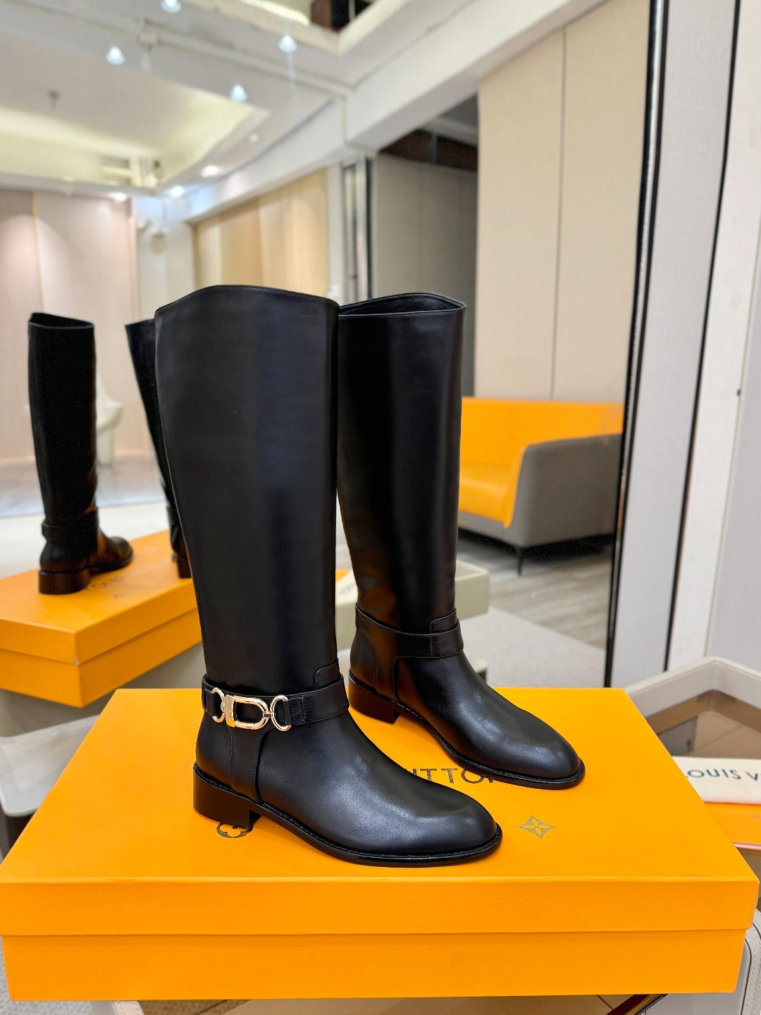 LV 25 Martin Boots 30 Black Calfskin 573885