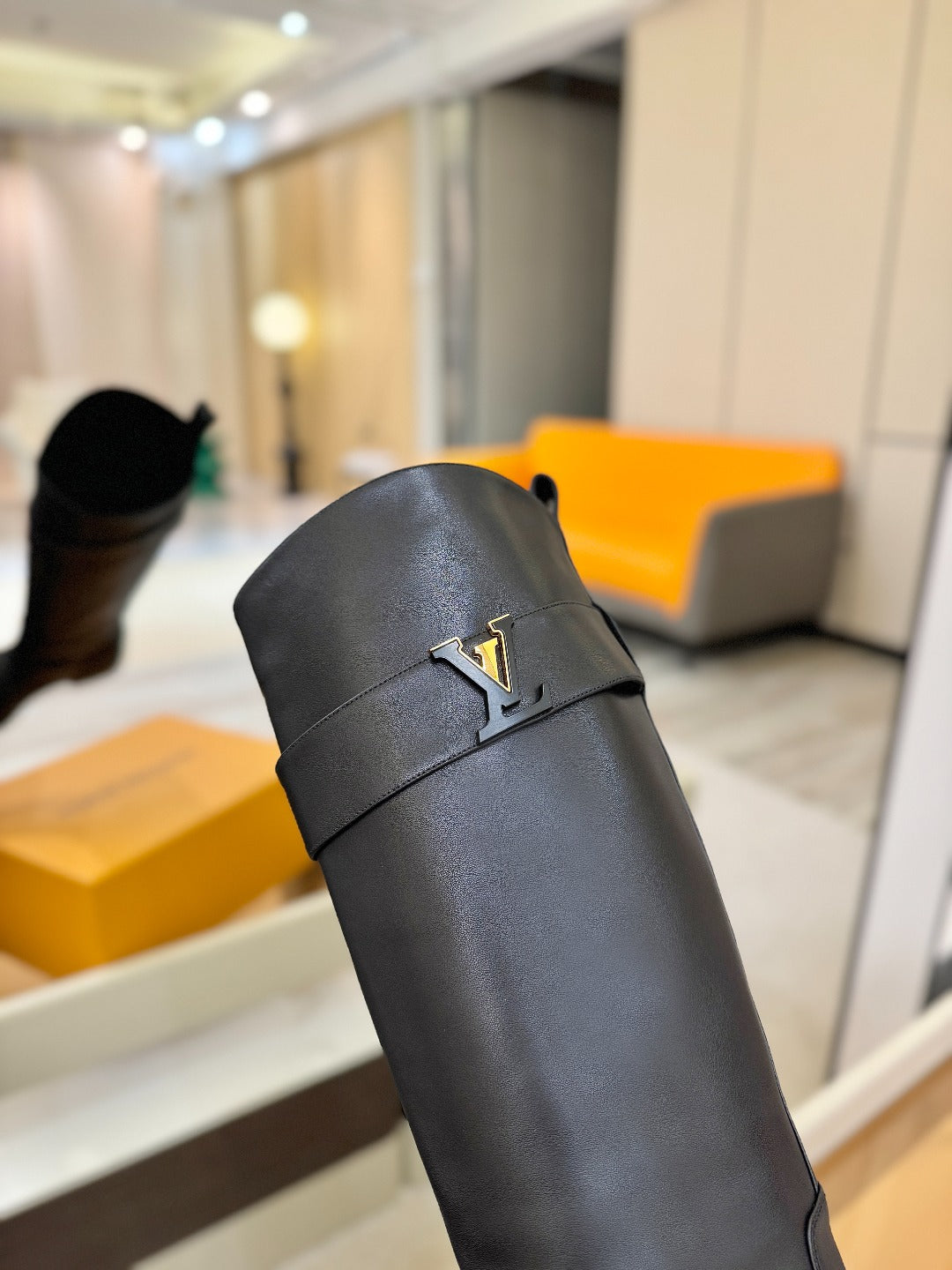 LV 25 Metal Buckle Riding Boots Black Sheepskin  573888