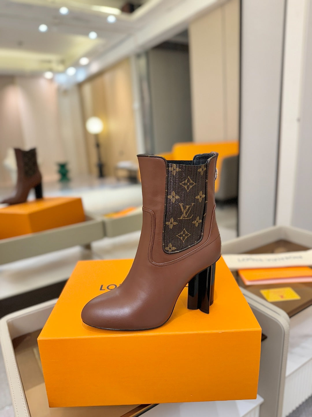 LV 25 Runway Ankle Boots 95 Brown Monogram Brown Calfskin 573859