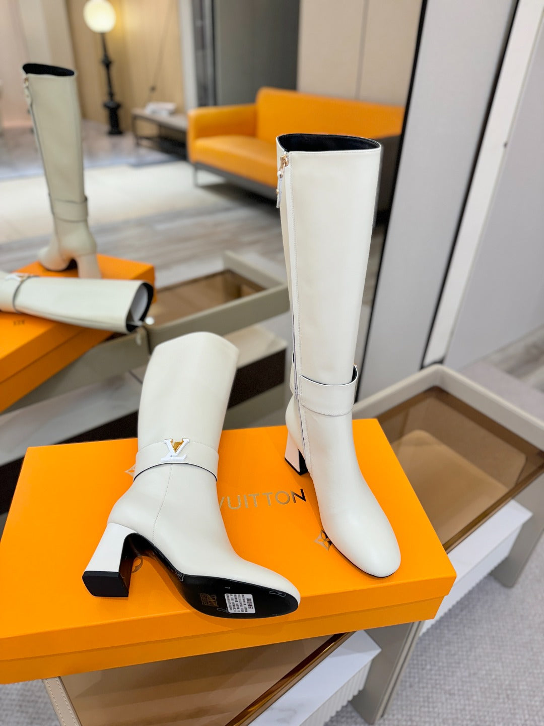 LV 25 Long Boots 75 White Sheepskin 573739